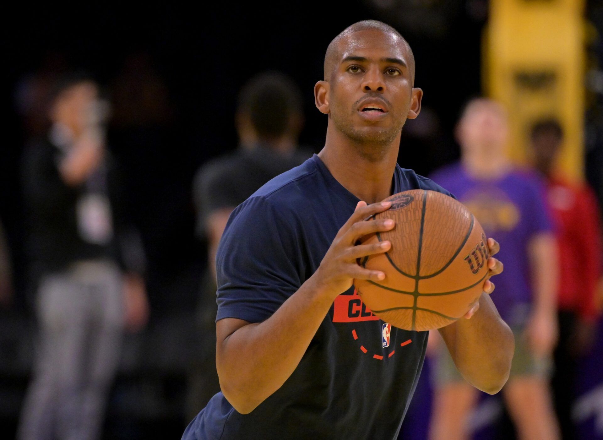 Los Angeles Clippers guard Chris Paul (3) warms up prior to the game against the Los Angeles Lakers at Crypto.com Arena.