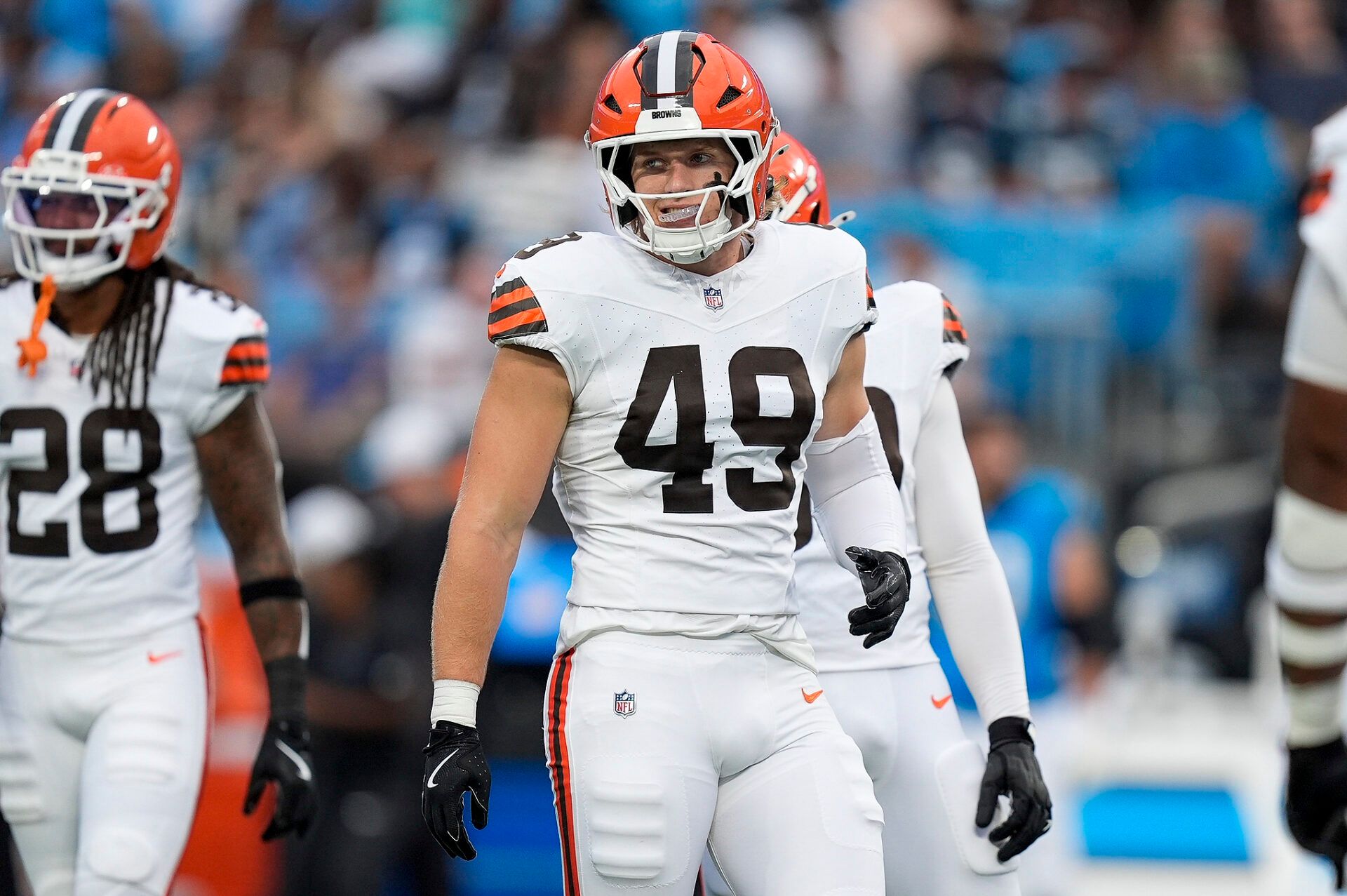 Cleveland Browns linebacker Carson Schwesinger (49) during the first quarter against the Carolina Panthers at Bank of America Stadium.
