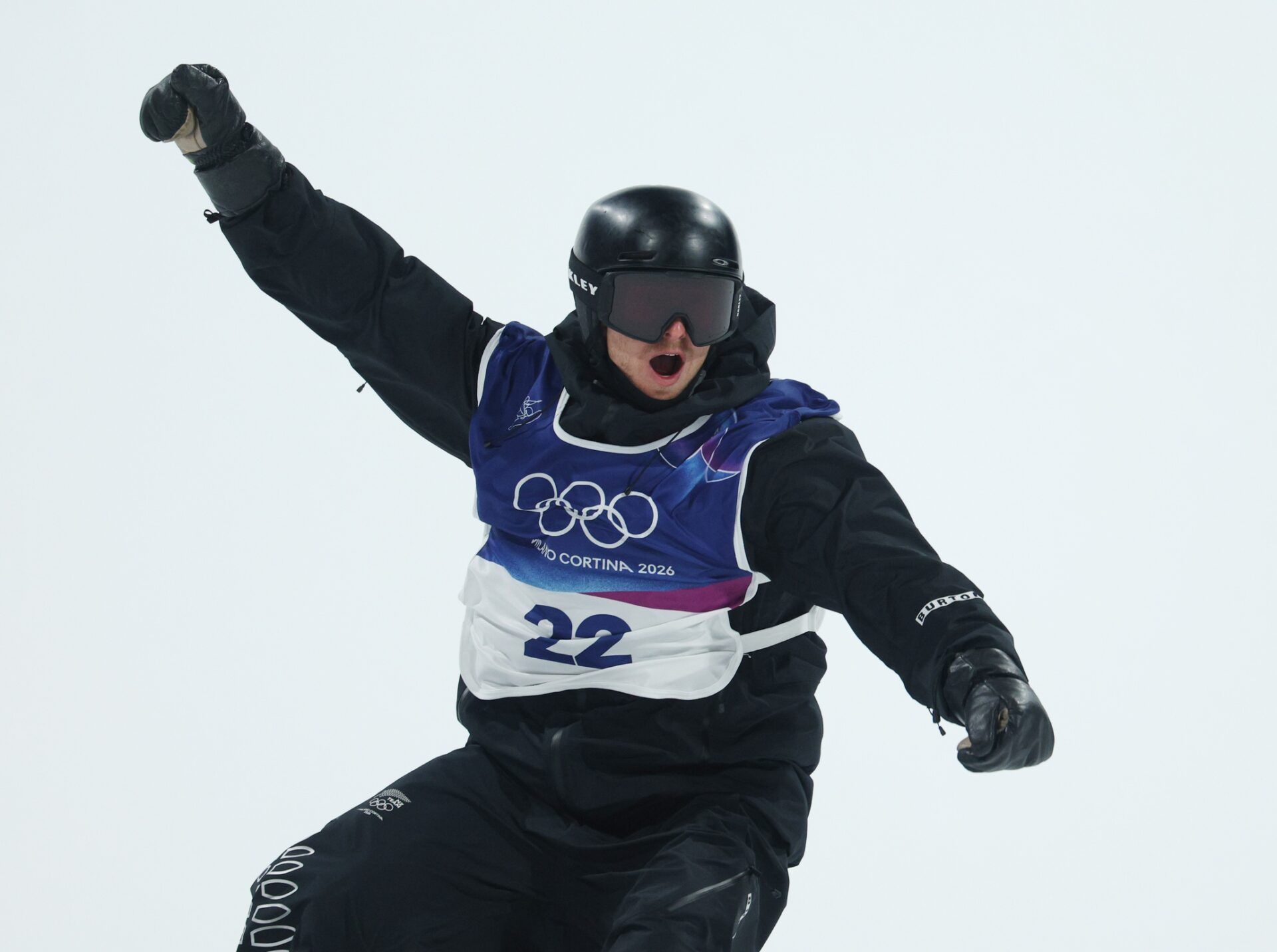 Lyon Farrell of New Zealand reacts in the men's snowboarding big air qualifications during the Milano Cortina 2026 Olympic Winter Games at Livigno Snow Park.