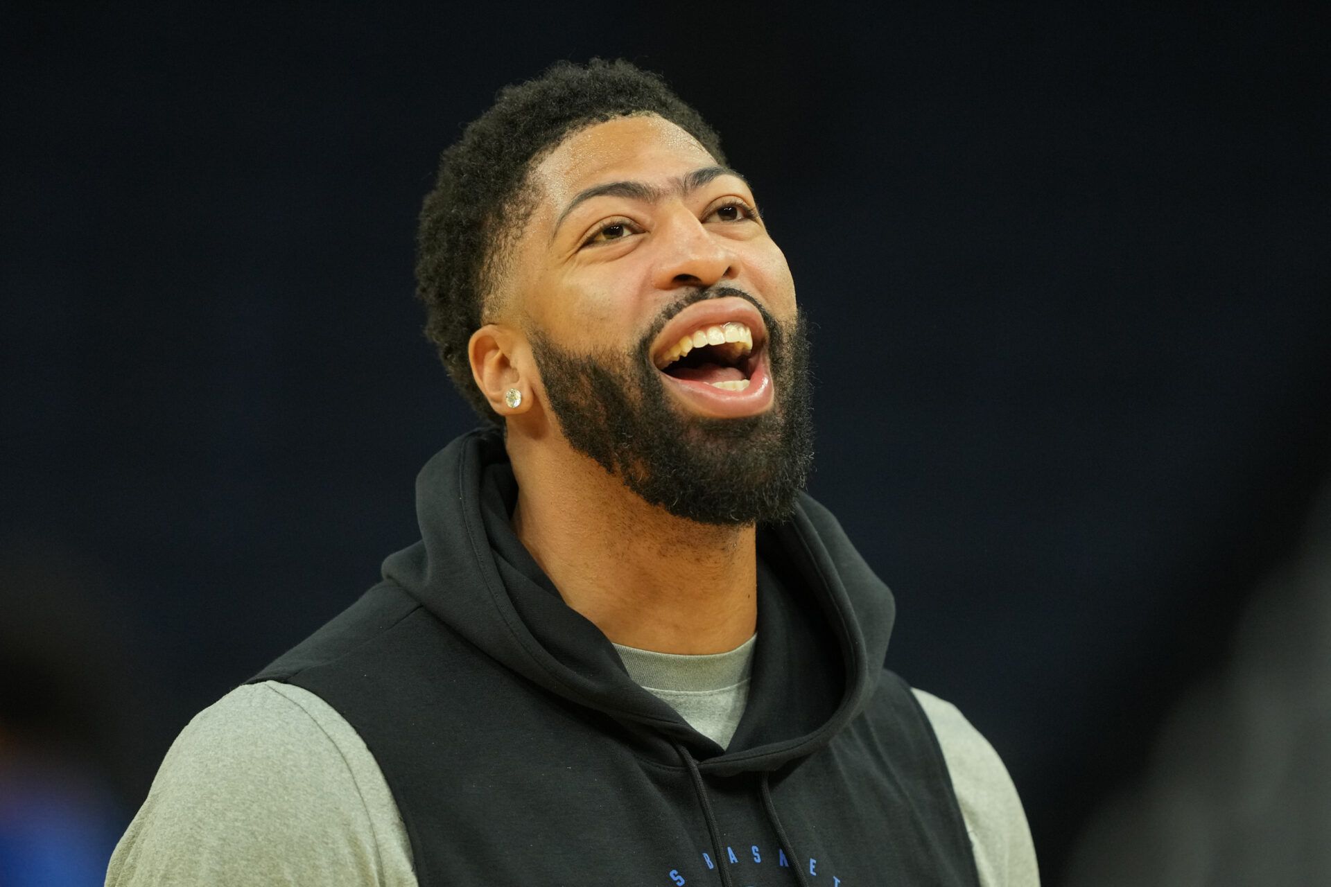 Dallas Mavericks forward Anthony Davis (3) before the game against the Golden State Warriors at Chase Center.