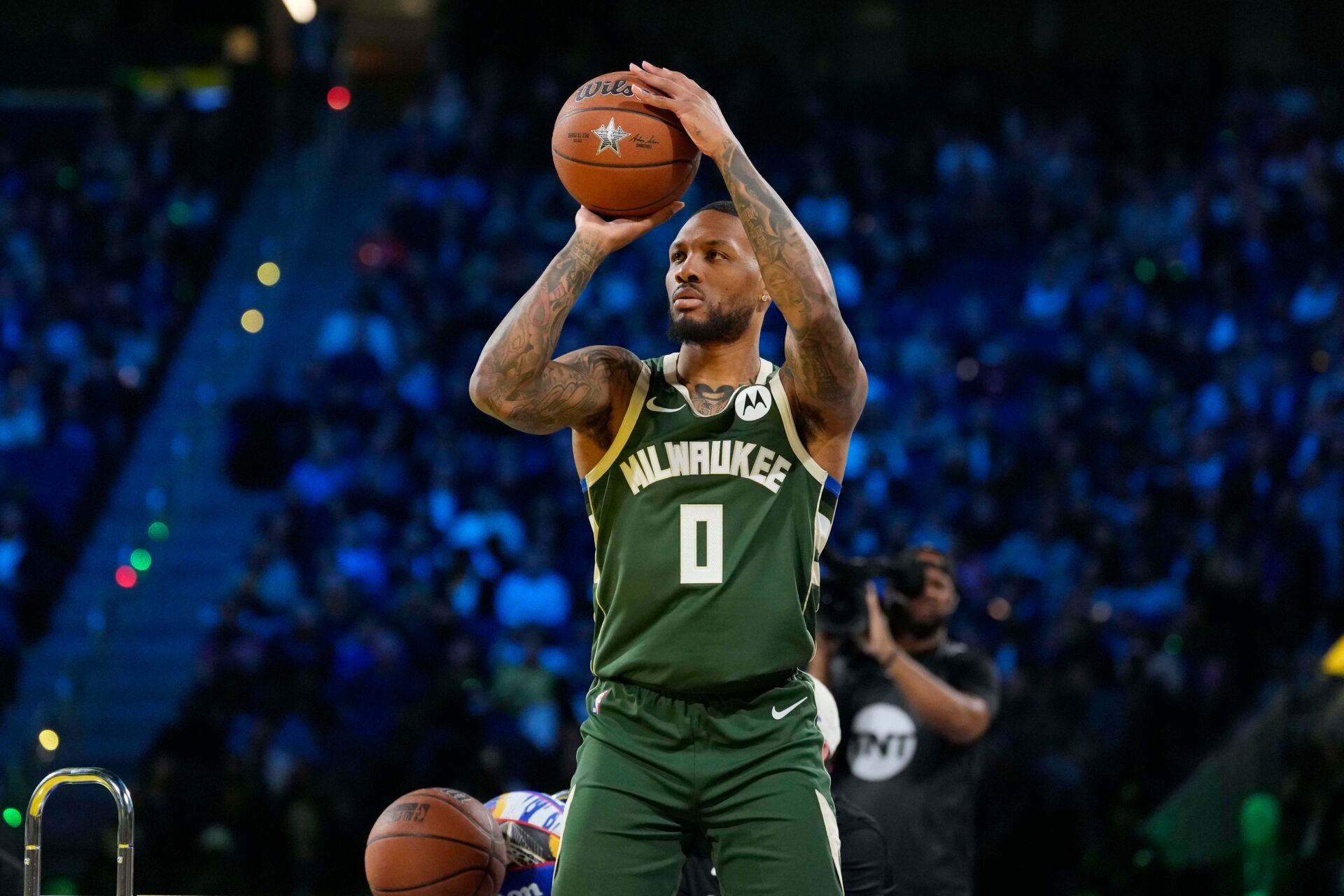 Milwaukee Bucks guard Damian Lillard (0) competes in the three-point contest during All Star Saturday Night ahead of the 2025 NBA All Star Game at Chase Center.