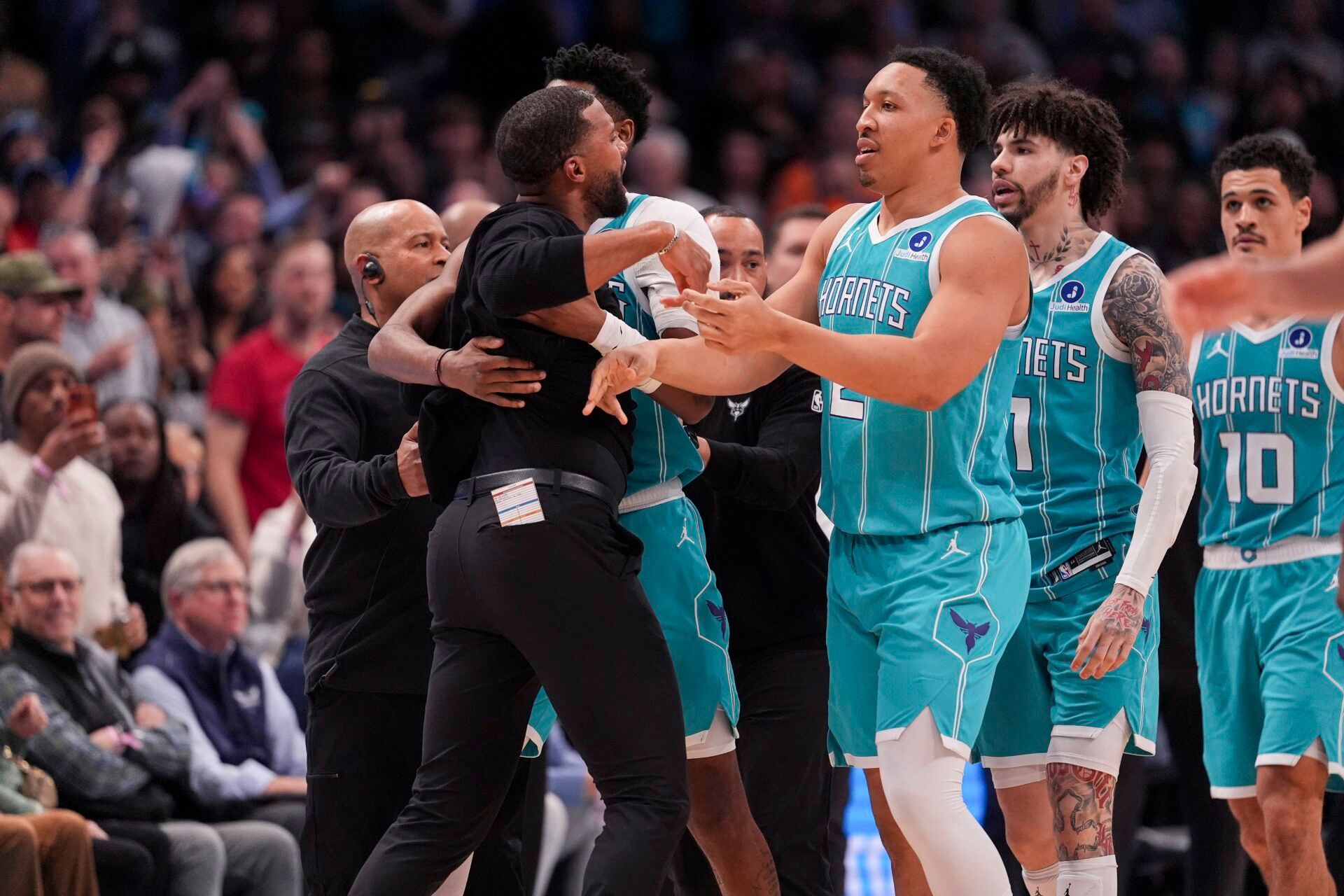 Hornets HC Charles Lee Reveals What Sparked His Heated Ejection in  'Physical' Pistons Showdown