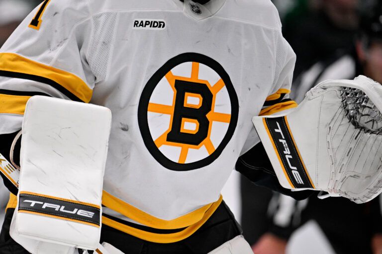 A view of the Boston Bruins logo on the jersey at the American Airlines Center.