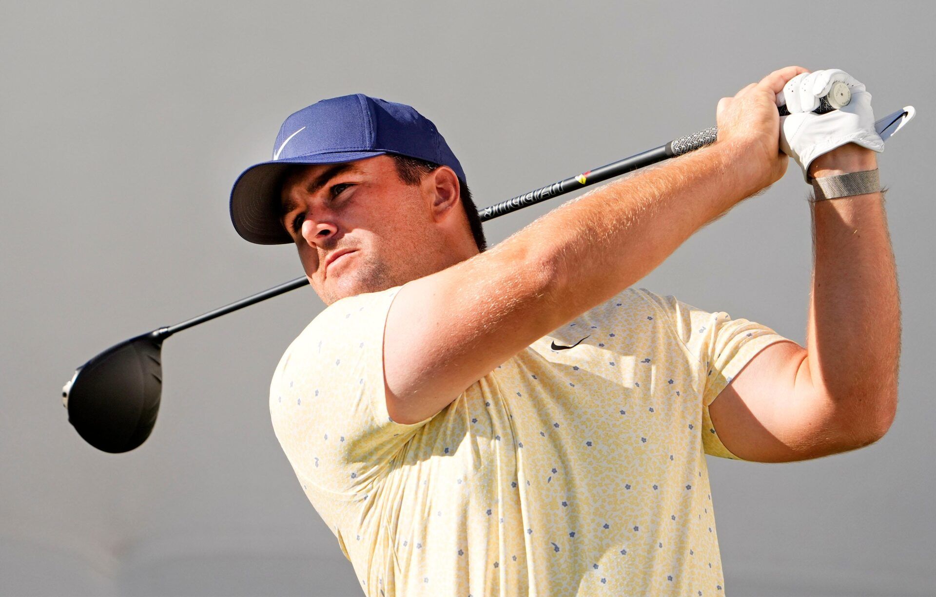 Chris Gotterup plays his tee shot on the 17th hole during round one at the WM Phoenix Open on Feb. 5, 2026, at TPC Scottsdale.