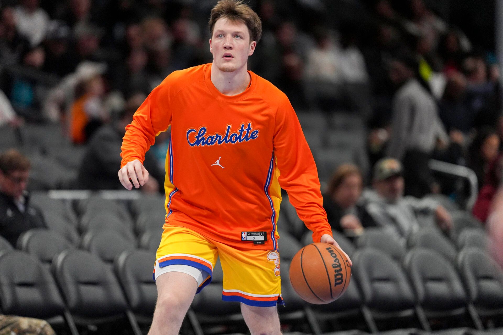 Charlotte Hornets guard/forward Kon Knueppel (7) warms up during the second half against the Washington Wizards at the Spectrum Center.