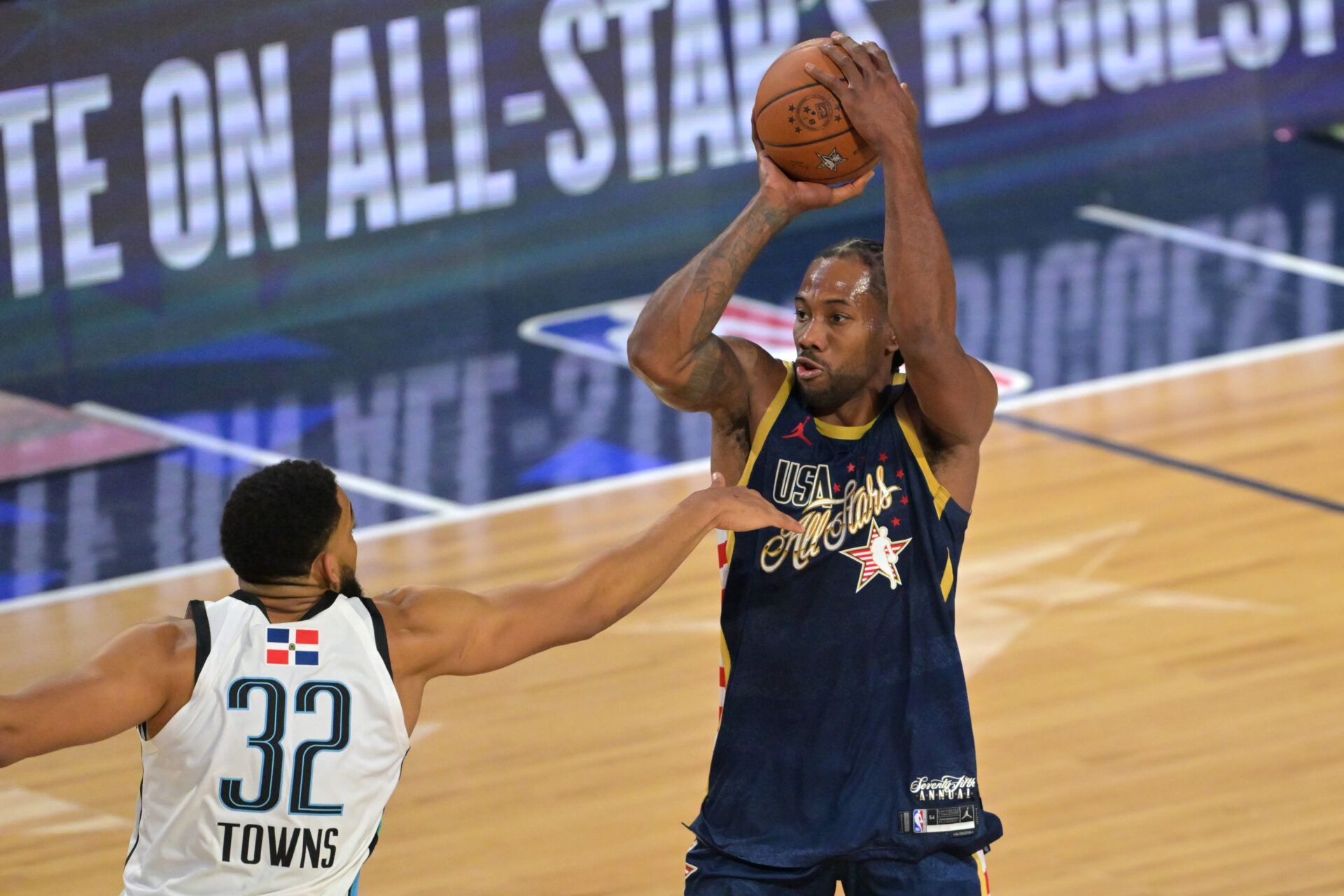 Team USA Stripes forward Kawhi Leonard (2) of the LA Clippers shoots against Team World forward Karl-Anthony Towns (32) of the New York Knicks in game three during the 75th NBA All Star Game at Intuit Dome.