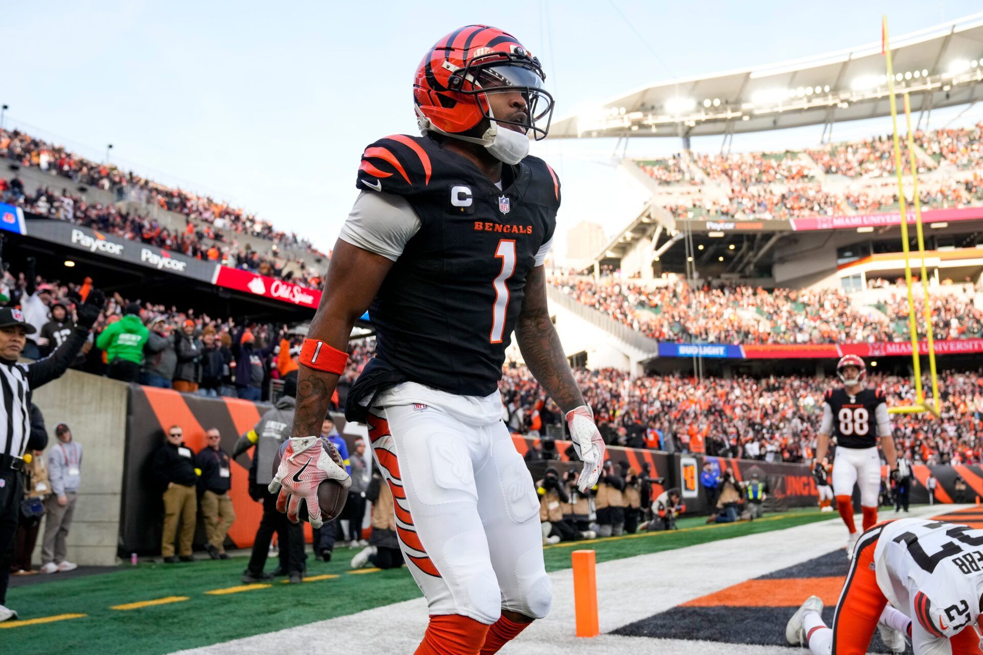 Cincinnati Bengals wide receiver Ja'marr Chase (1) gets to his feet after catching a go-ahead touchdown in the fourth quarter of the NFL Week 18 game between the Cincinnati Bengals and the Cleveland Browns at Paycor Stadium in Downtown Cincinnati on Sunday, Jan. 4, 2026. The Browns kicked a last second field goal to win 20-18.
