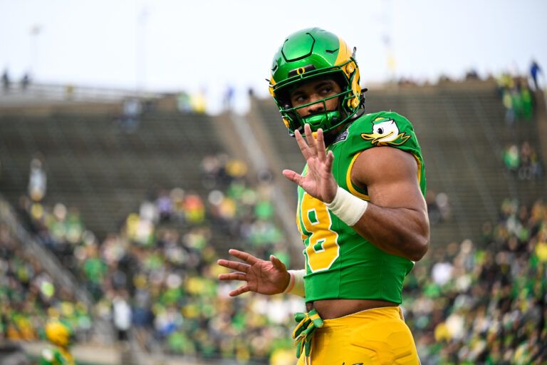 Oregon Ducks tight end Kenyon Sadiq (18) looks on before the game against the James Madison Dukes at Autzen Stadium.