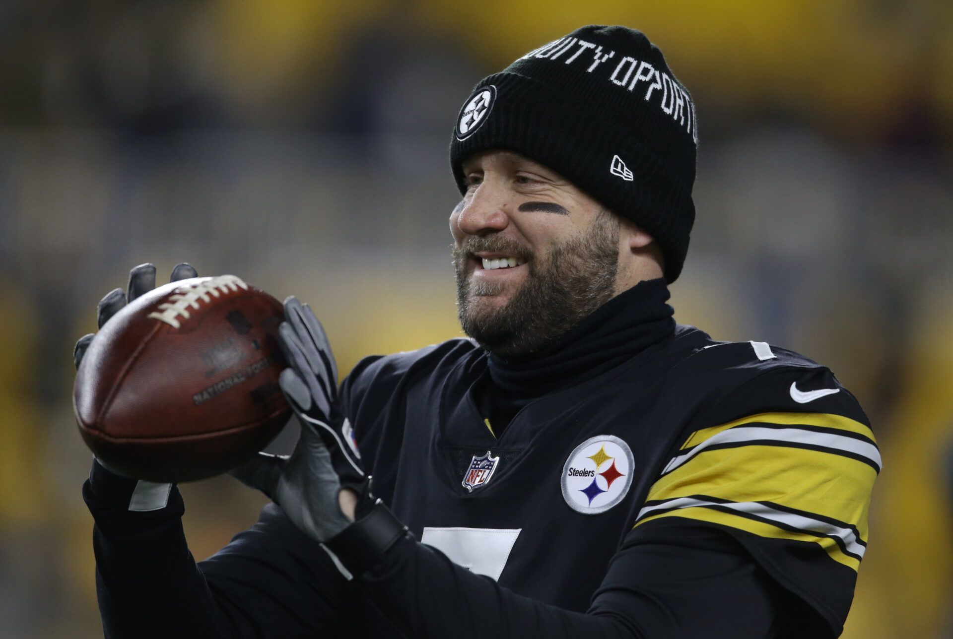 Pittsburgh Steelers quarterback Ben Roethlisberger (7) warms up before the game against the Cleveland Browns at Heinz Field.