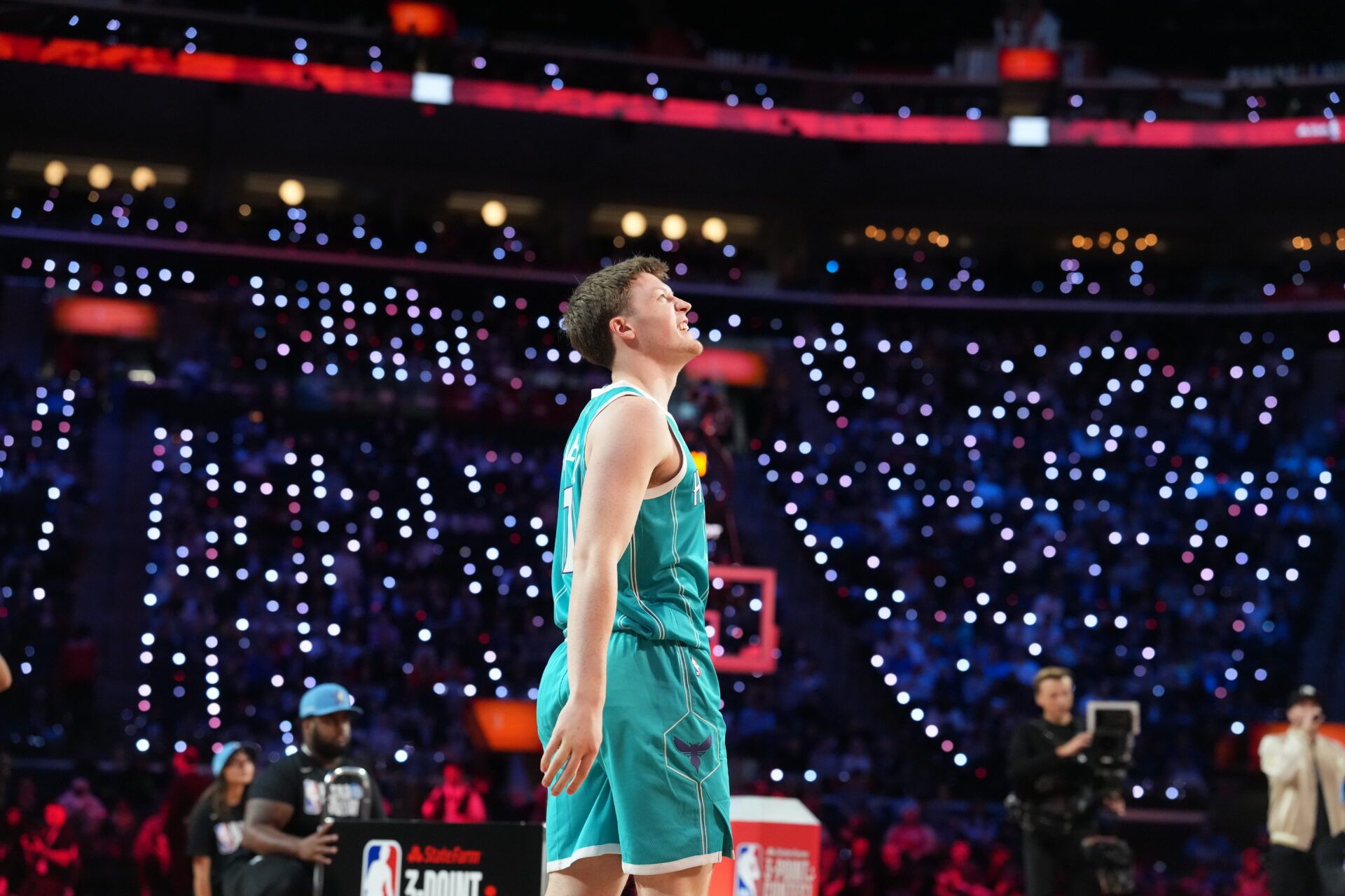 Charlotte Hornets forward Kon Knueppel (7) competes in the three point contest during the 2026 NBA All Star Saturday Night at Intuit Dome.