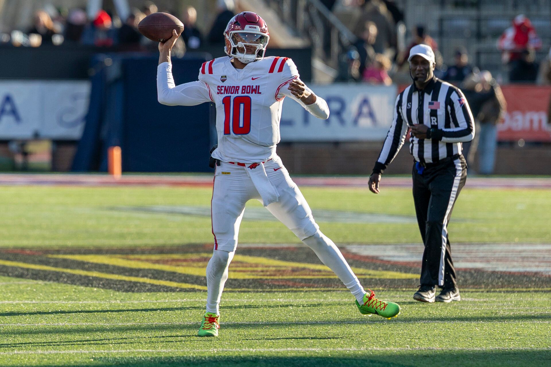 American quarterback Taylen Green (10) of Arkansas throws the ball on the run during the second half of the 2026 Senior Bowl at University of South Alabama, Hancock Whitney Stadium.