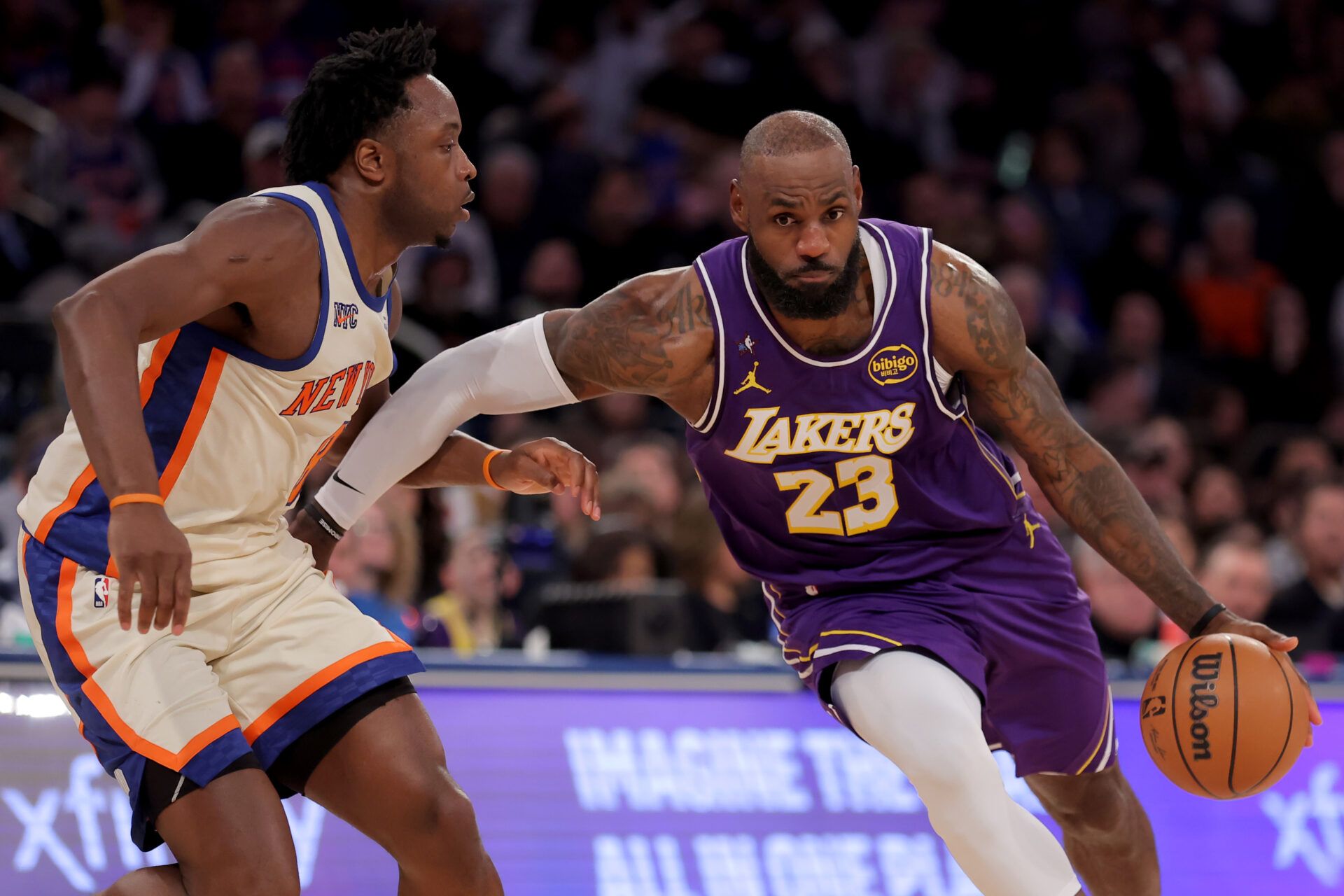 Los Angeles Lakers forward LeBron James (23) drives to the basket against New York Knicks forward OG Anunoby (8) during the third quarter at Madison Square Garden.