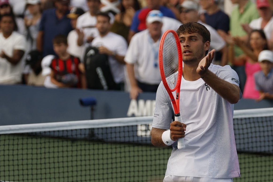 Flavio Cobolli (ITA) salutes the crowd after his match against Francesco Passaro (ITA)(not pictured) on day two of the 2025 US Open tennis tournament at USTA Billie Jean King National Tennis Center.