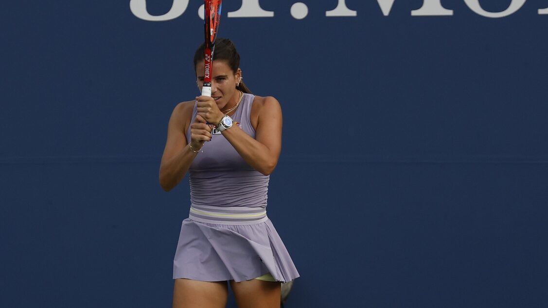 Emma Navarro (USA) reacts after missing a shot against Yafan Wang (CHN) (not pictured) on day one of the 2025 US Open at USTA Billie Jean King National Tennis Center.