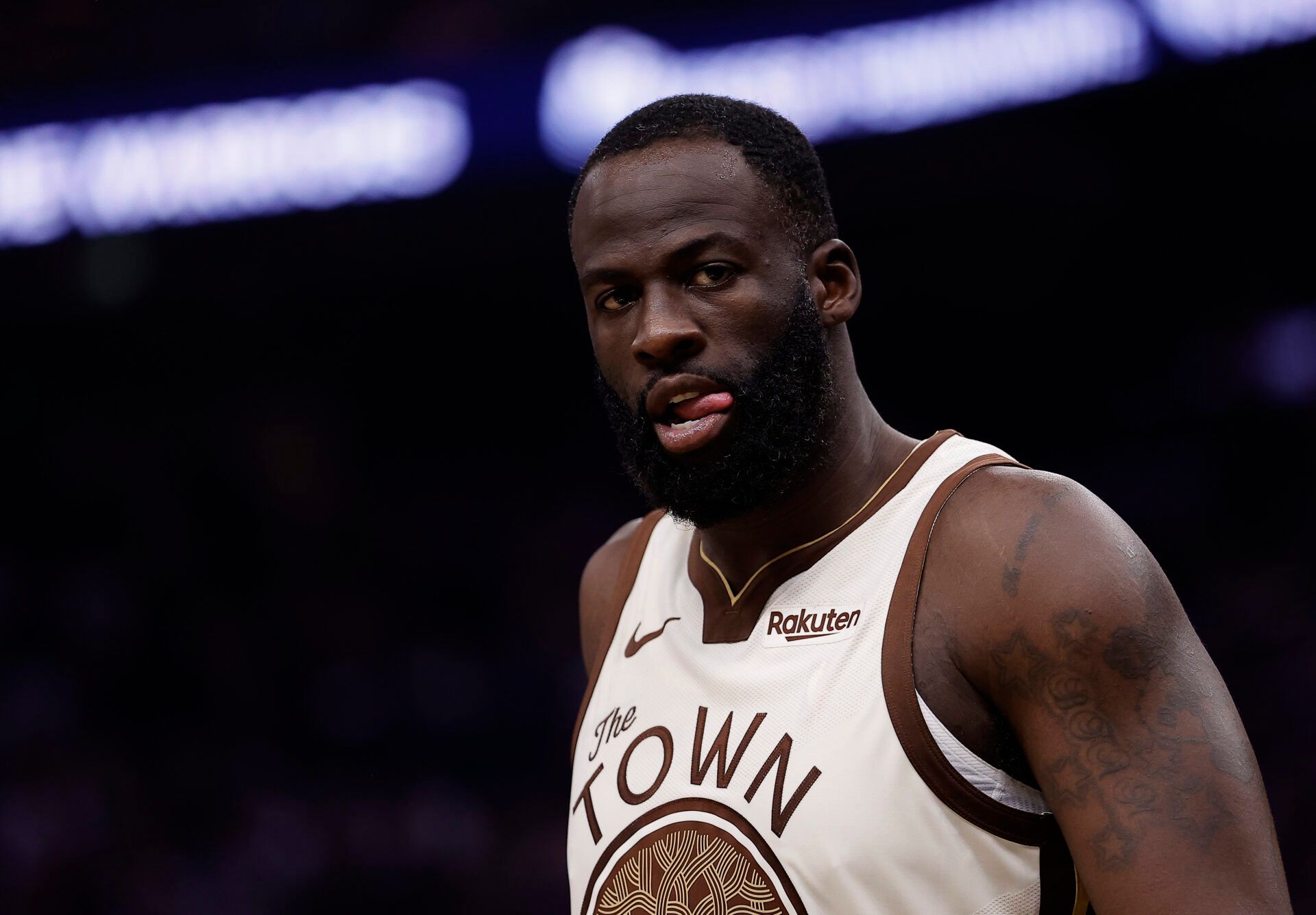 Draymond Green Scoffs at ‘Internet Trend’ Claiming He Shrinks When Curry’s Out