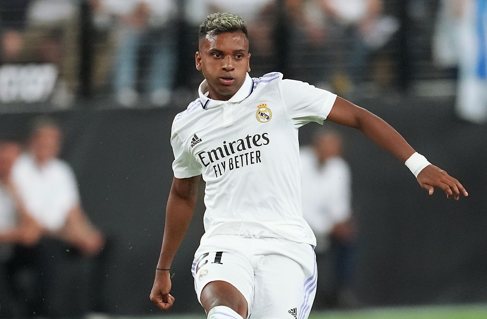 Real Madrid forward Rodrygo Silva (21) passes the ball during a game against Barcelona at Allegiant Stadium.