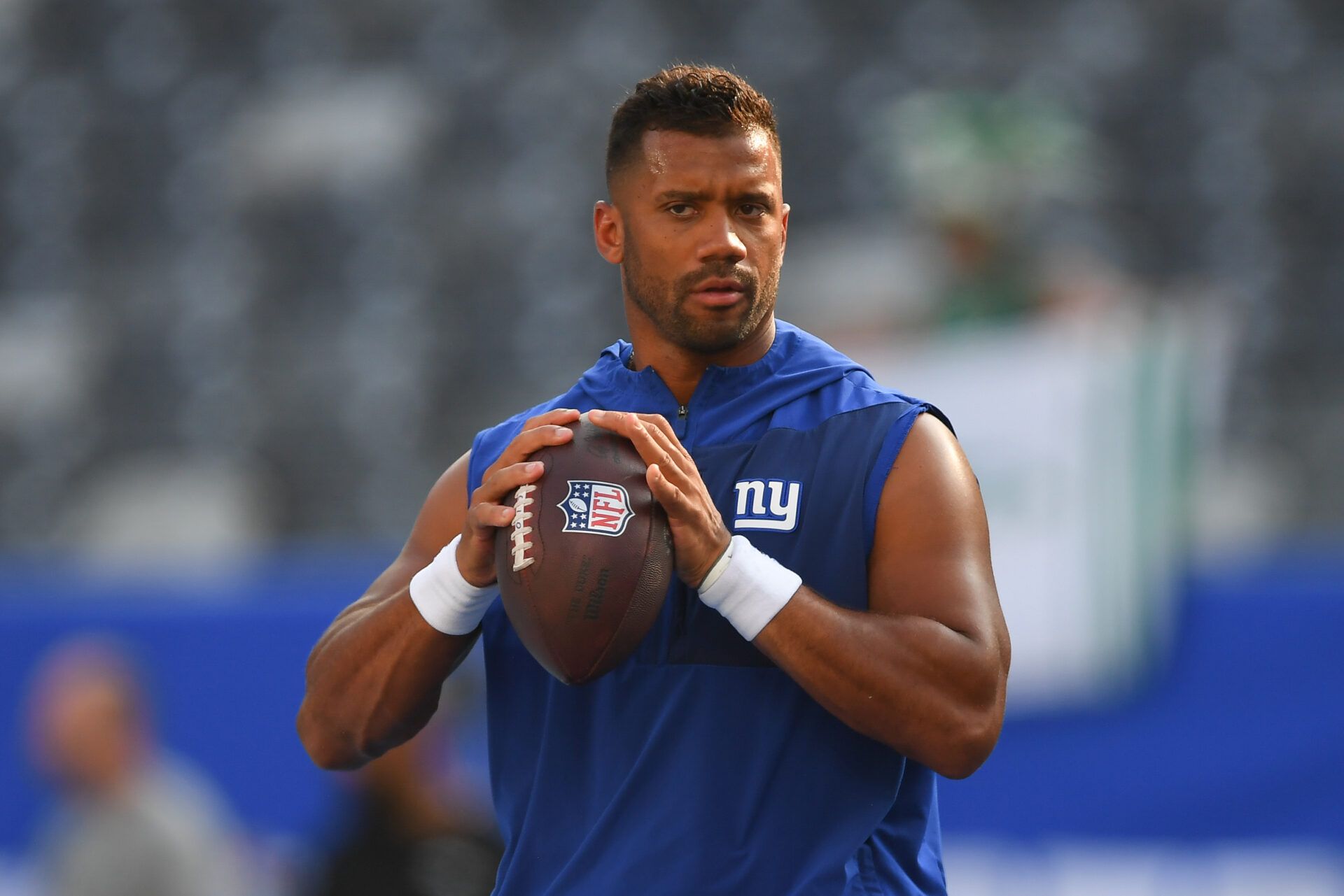 New York Giants quarterback Russell Wilson (3) warms up prior to the game against the New York Jets at MetLife Stadium.