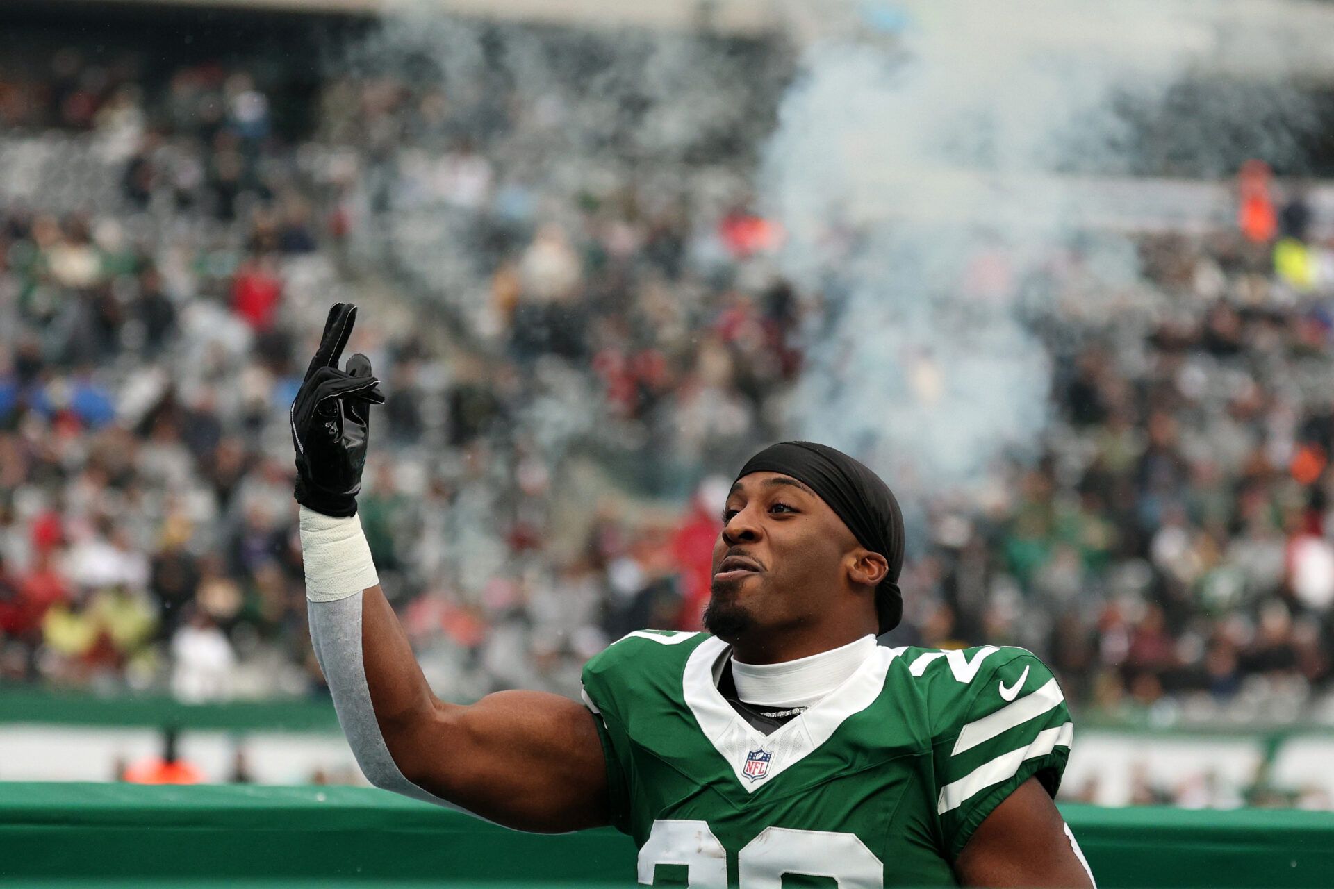 New York Jets running back Breece Hall (20) takes the field before the game against the Atlanta Falcons at MetLife Stadium.