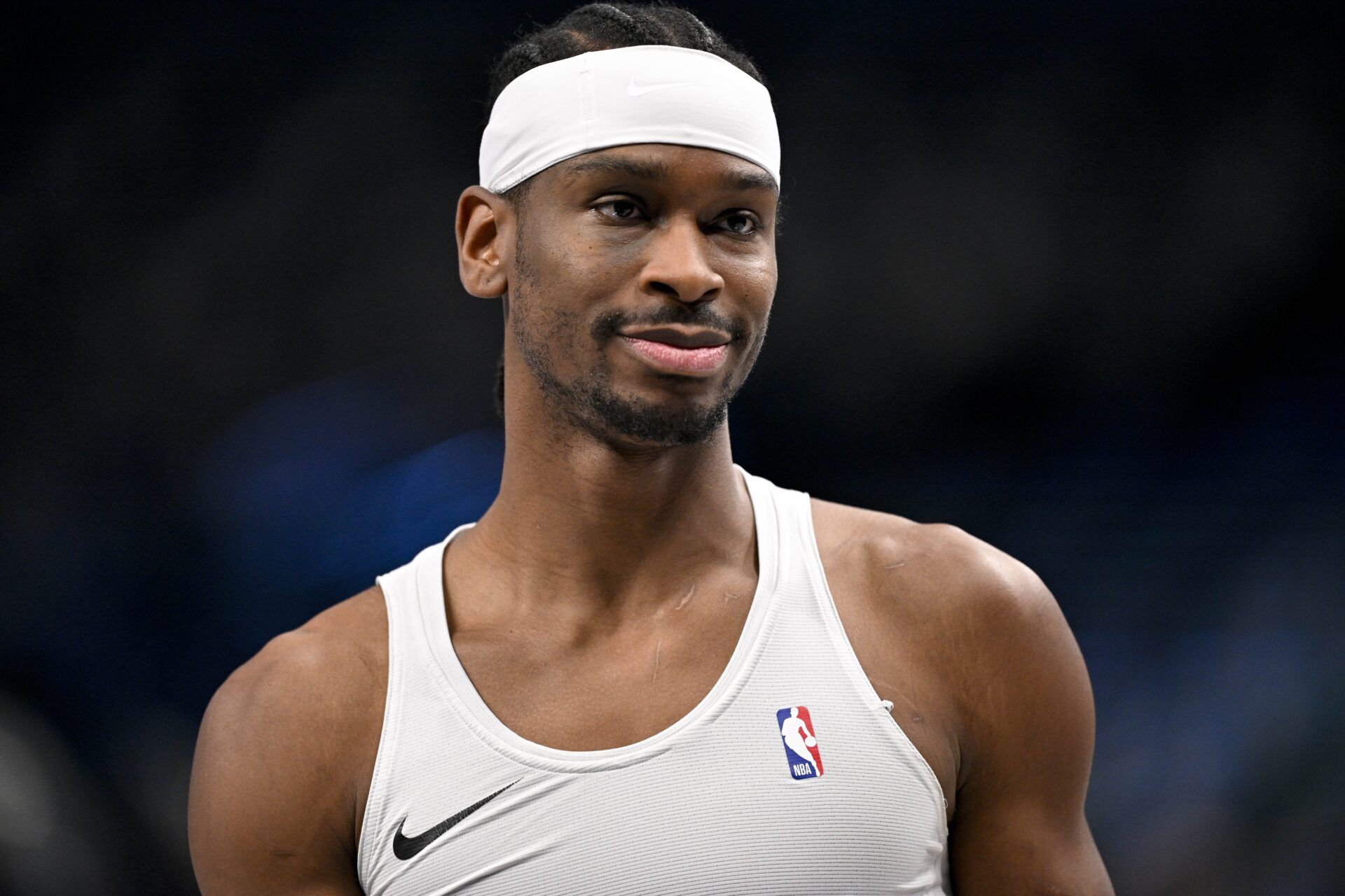 Oklahoma City Thunder guard Shai Gilgeous-Alexander (2) warms up before the game against the Dallas Mavericks at the American Airlines Center.