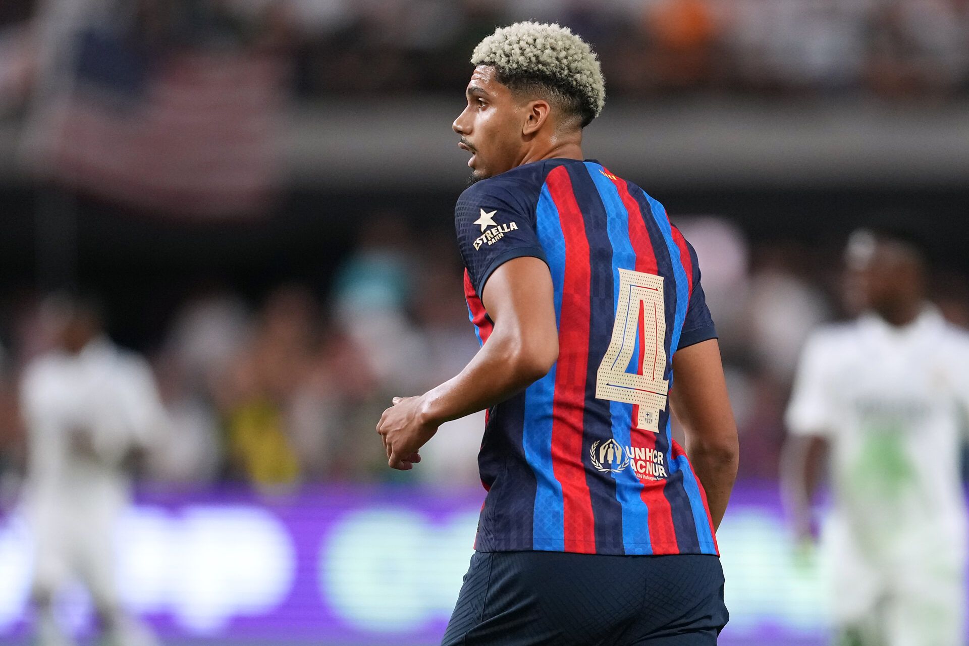 Barcelona defender Ronald Araujo (4) plays against Barcelona at Allegiant Stadium.