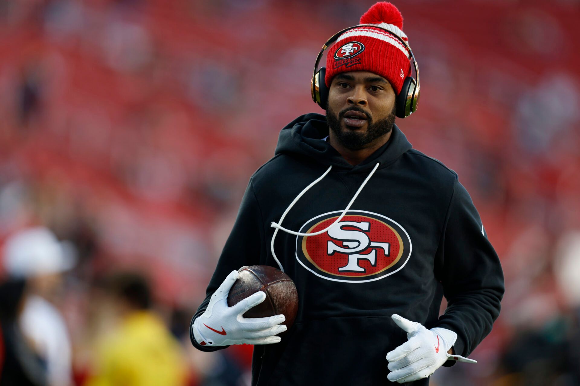 San Francisco 49ers wide receiver Jauan Jennings (15) warms up before the game against the Chicago Bears at Levi's Stadium.