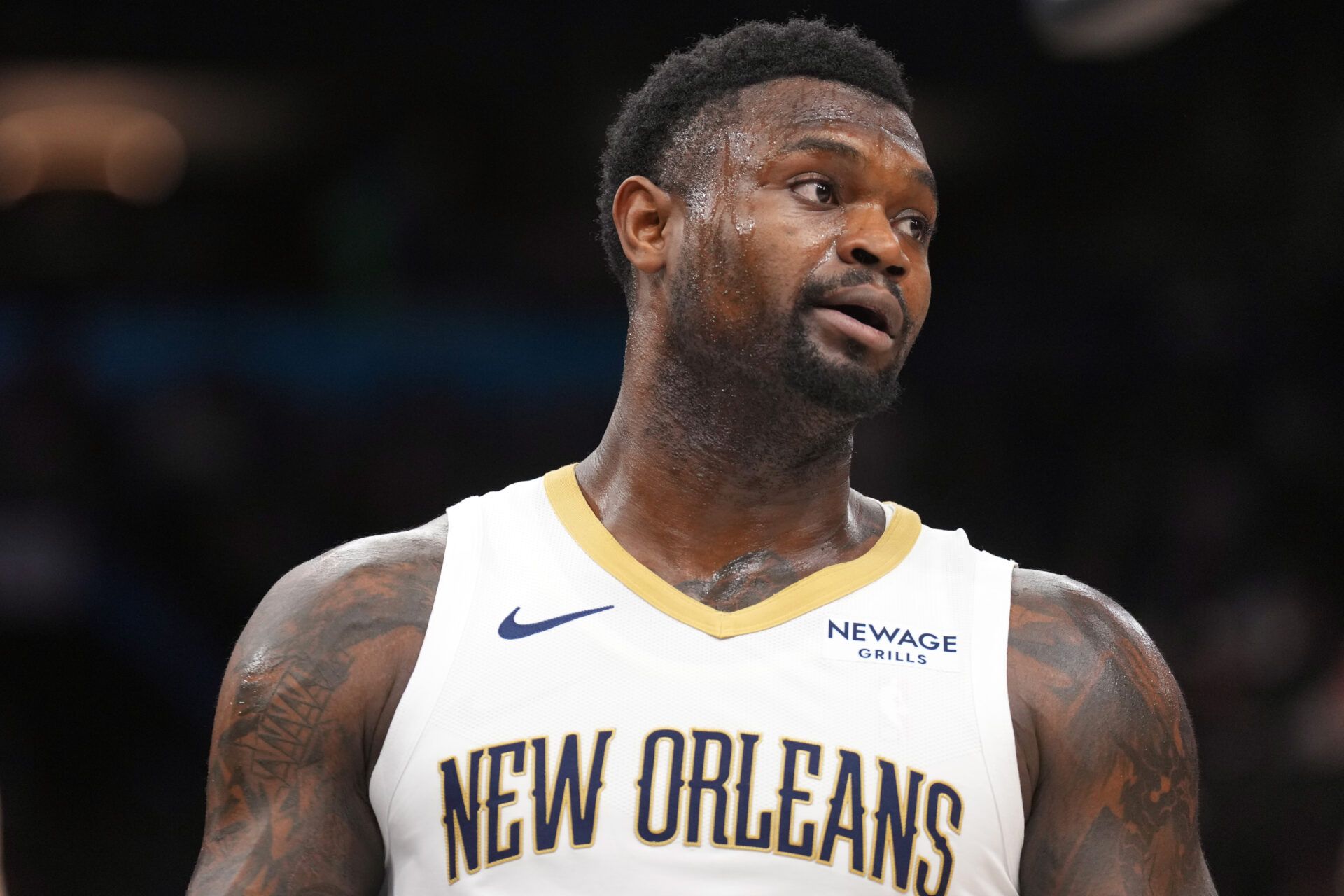 New Orleans Pelicans forward Zion Williamson (1) looks on against the Phoenix Suns during the second half at Mortgage Matchup Center.