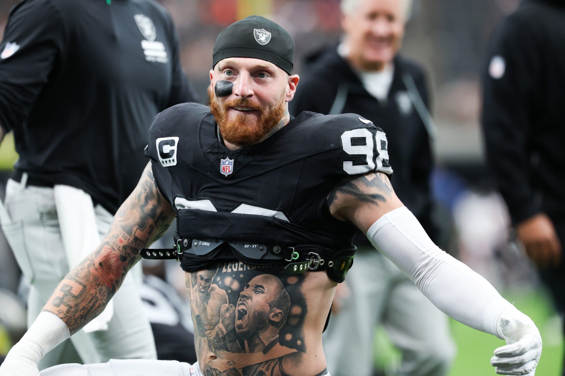 Las Vegas Raiders defensive end Maxx Crosby (98) warms up prior to the game against the Chicago Bears at Allegiant Stadium.