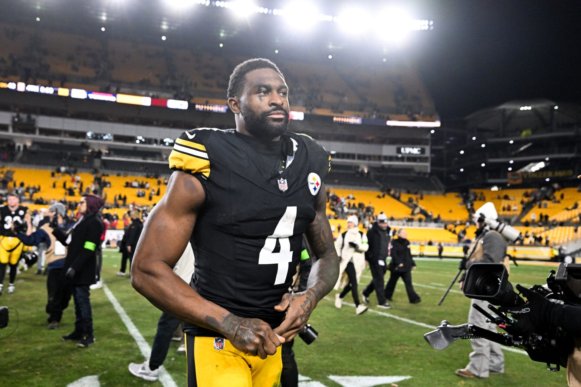 Pittsburgh Steelers wide receiver Dk Metcalf (4) leaves the field following an AFC Wild Card Round loss to the Houston Texans at Acrisure Stadium.