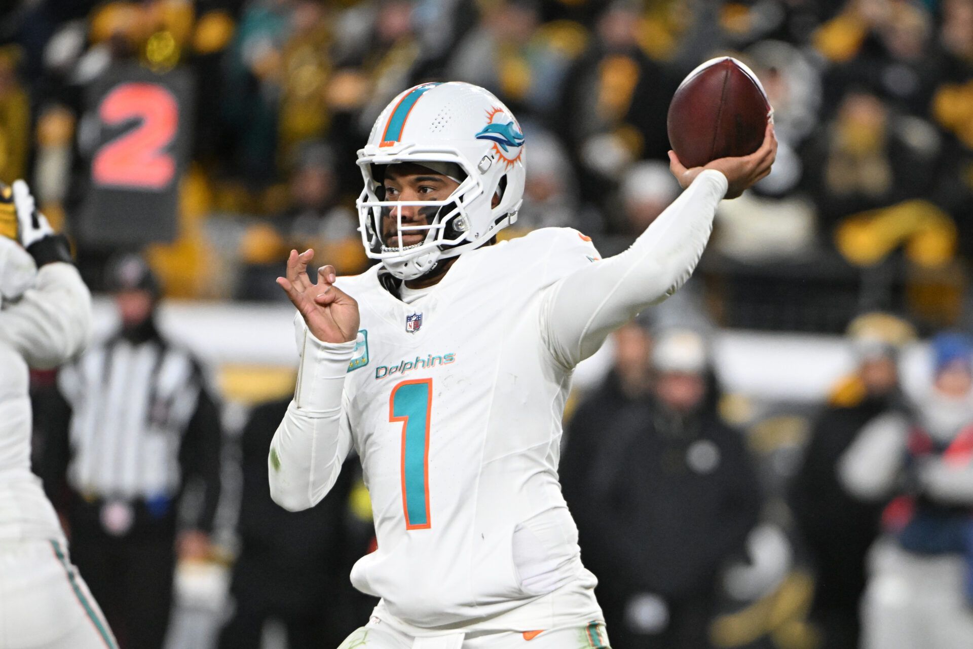 Miami Dolphins quarterback Tua Tagovailoa (1) throws in the third quarter against the Pittsburgh Steelers at Acrisure Stadium.