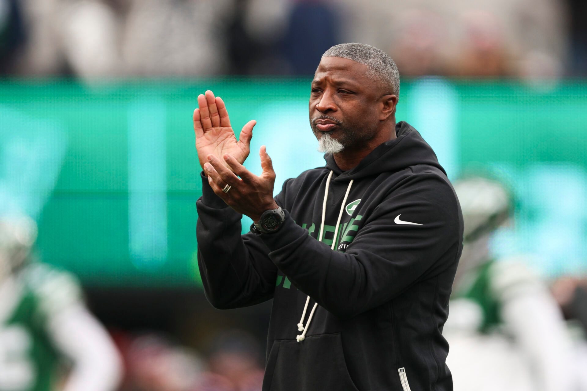 New York Jets head coach Aaron Glenn on the field prior to the game against the New England Patriots at MetLife Stadium.