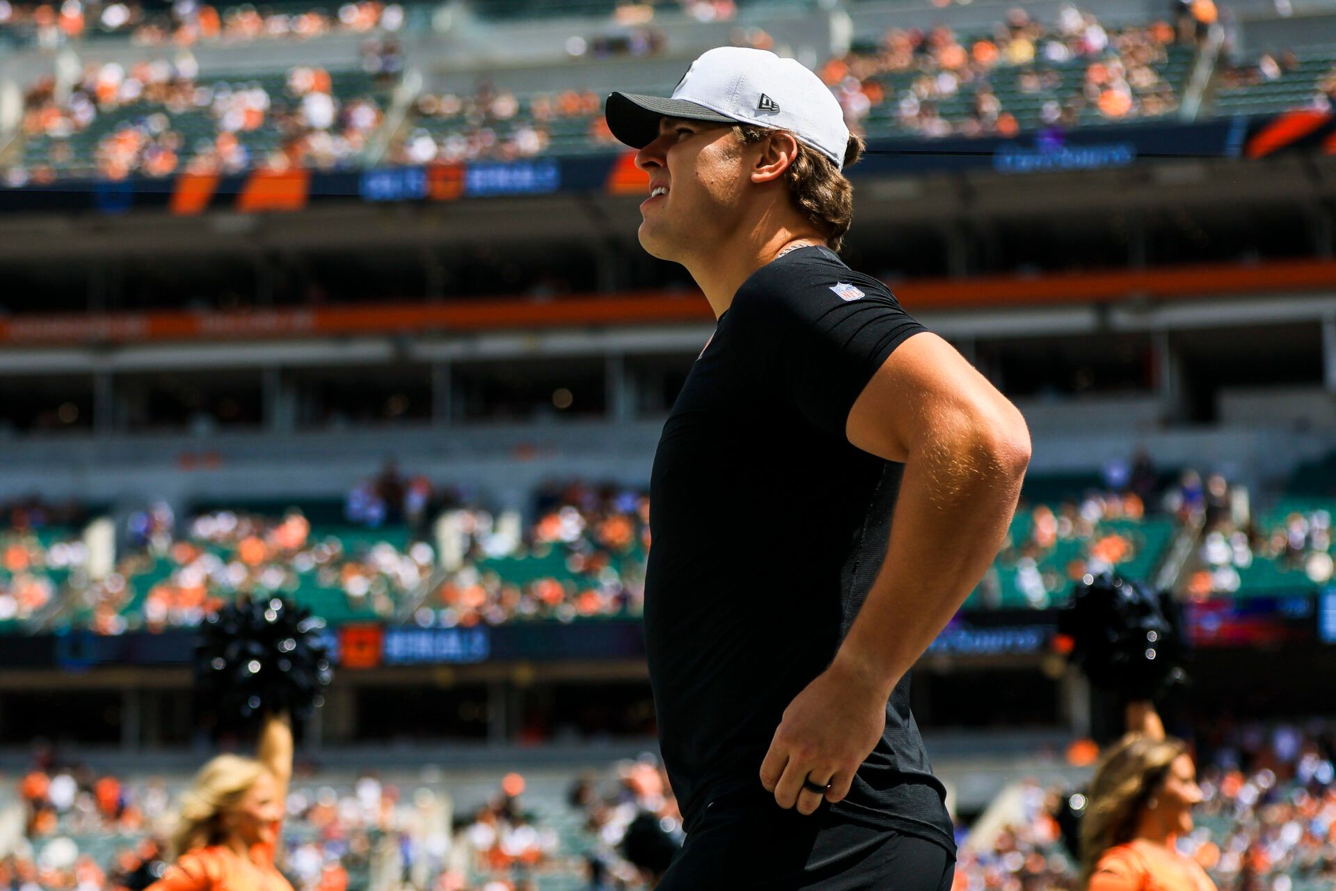 Cincinnati Bengals defensive end Trey Hendrickson (91) walks onto the field before the game against the Indianapolis Colts at Paycor Stadium.