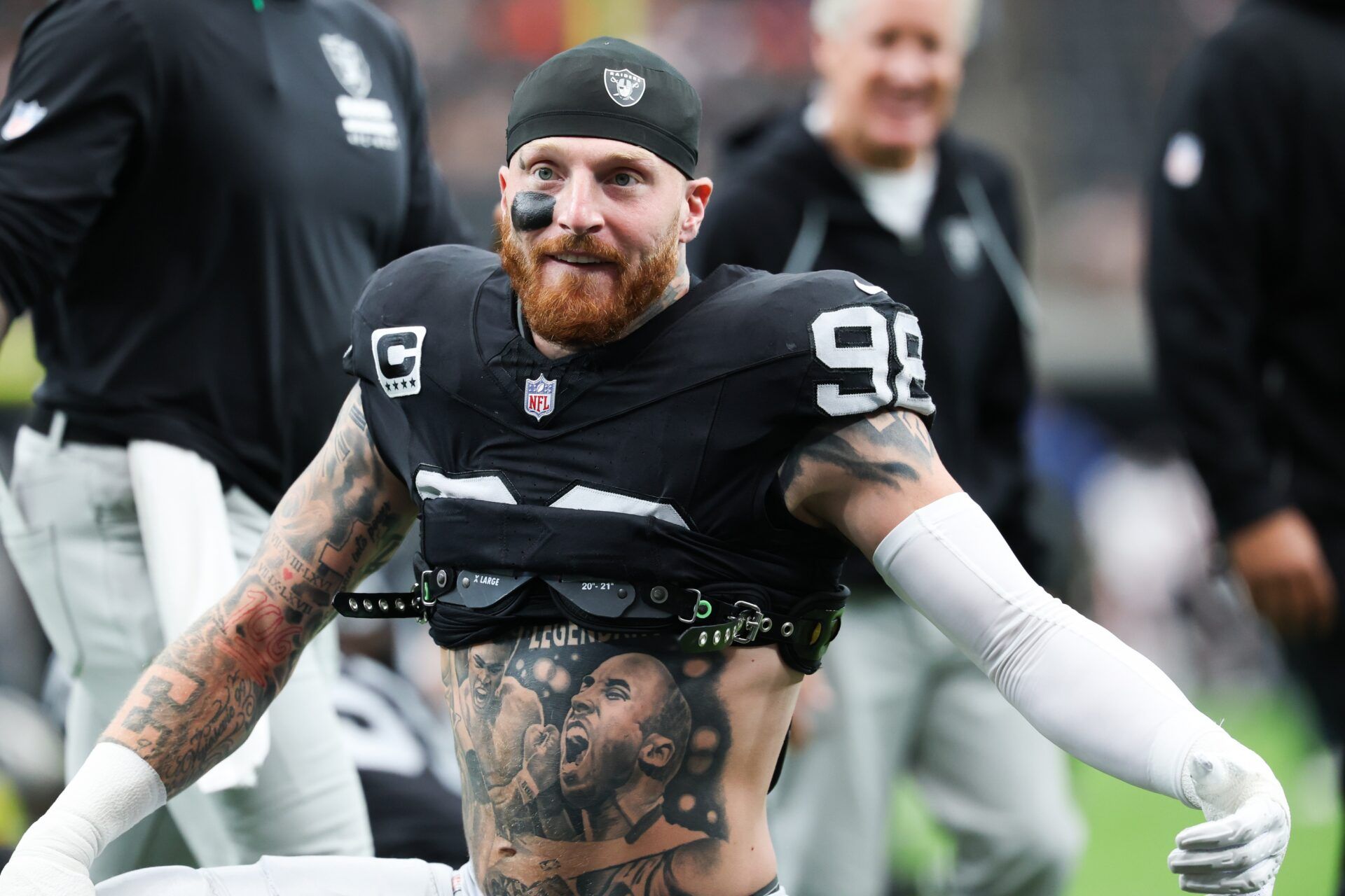 Las Vegas Raiders defensive end Maxx Crosby (98) warms up prior to the game against the Chicago Bears at Allegiant Stadium.