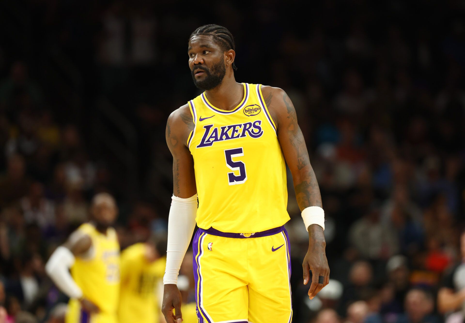Los Angeles Lakers center Deandre Ayton (5) against the Phoenix Suns at Mortgage Matchup Center.