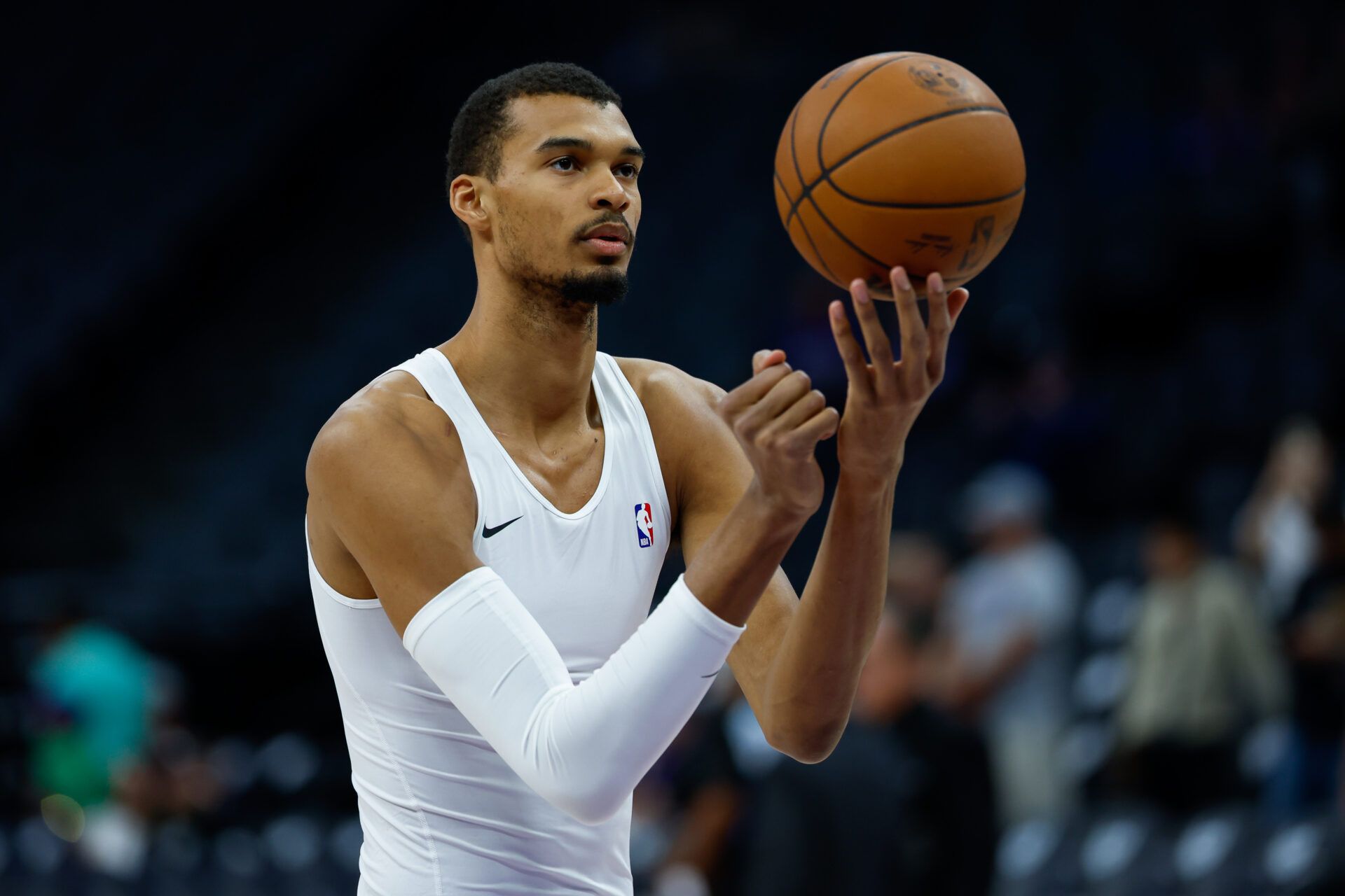 San Antonio Spurs forward Victor Wembanyama (1) warms up before the game against the Sacramento Kings at Golden 1 Center.