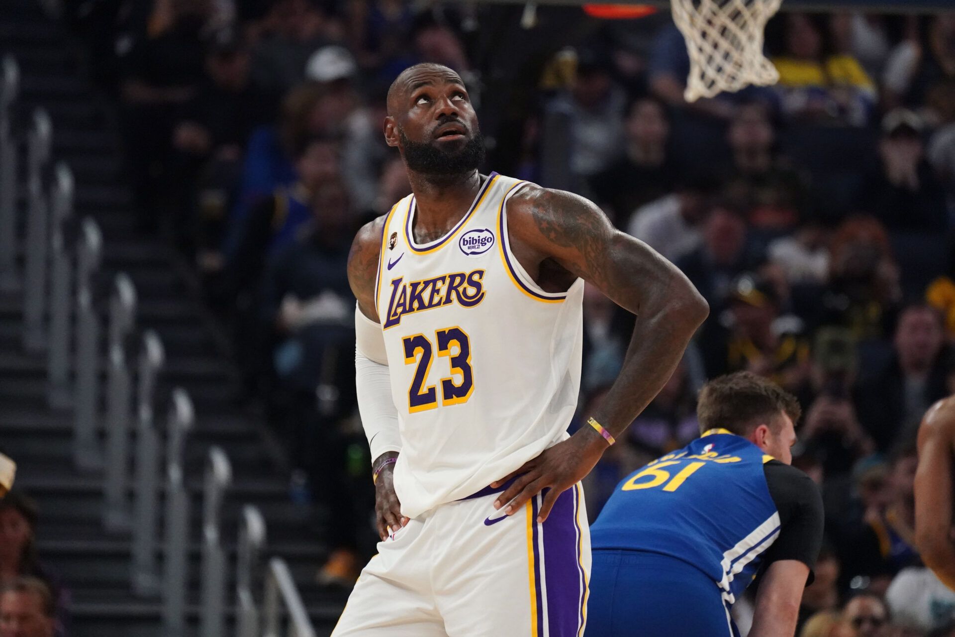 Los Angeles Lakers forward LeBron James (23) waits for play to resume against the Golden State Warriors in the second period at Chase Center.