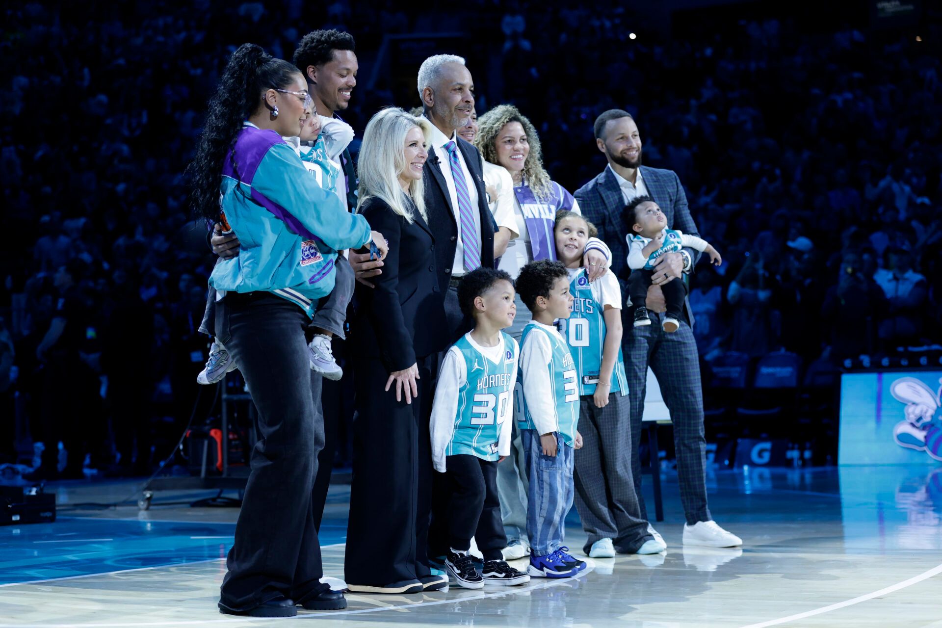 Dell Curry’s Jersey Retired by Hornets: Stephen and Seth Curry Honor ‘The Originator’