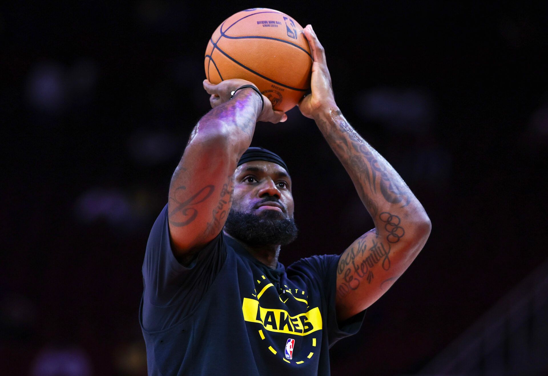 Los Angeles Lakers forward LeBron James (23) warms up before playing against the Houston Rockets at Toyota Center.