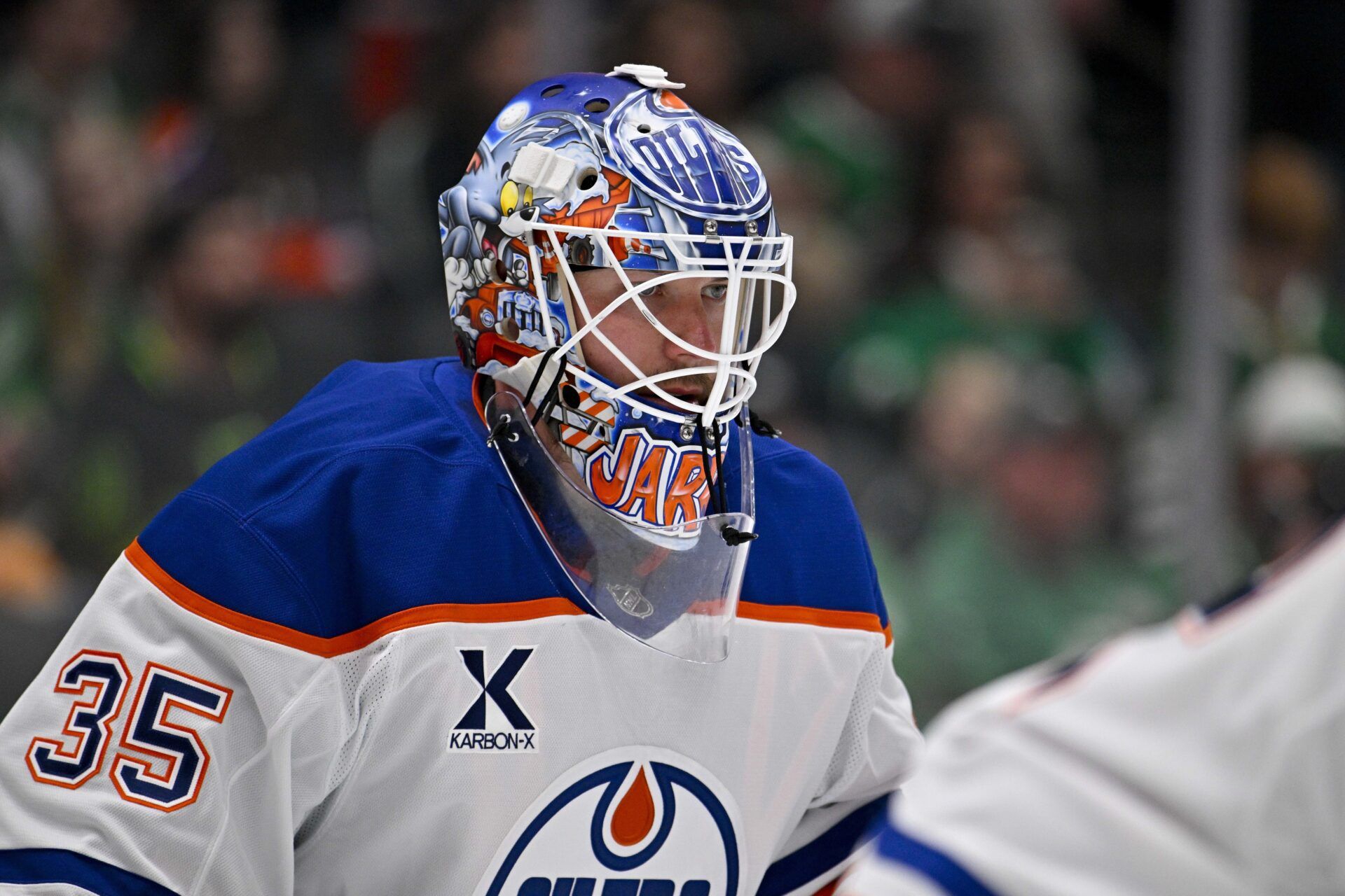 Edmonton Oilers goaltender Tristan Jarry (35) faces the Dallas Stars attack during the game between the Stars and the Oilers at the American Airlines Center.