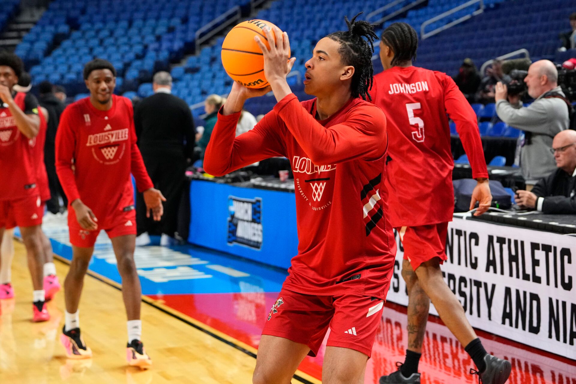 Louisville Cardinals Guard Mikel Brown Jr. (0) shoots the ball during a practice session ahead of the first round of the men's 2026 NCAA Tournament at Keybank Center.