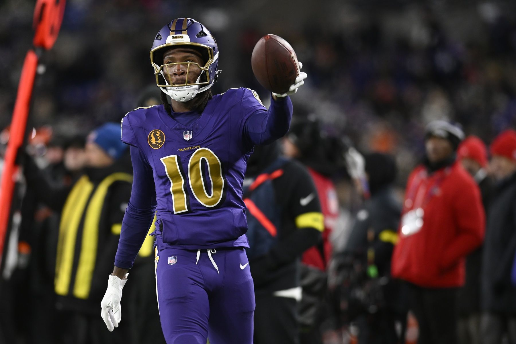 Baltimore Ravens wide receiver DeAndre Hopkins (10) reacts after making a catch against the Cincinnati Bengals during the second half at M&T Bank Stadium.