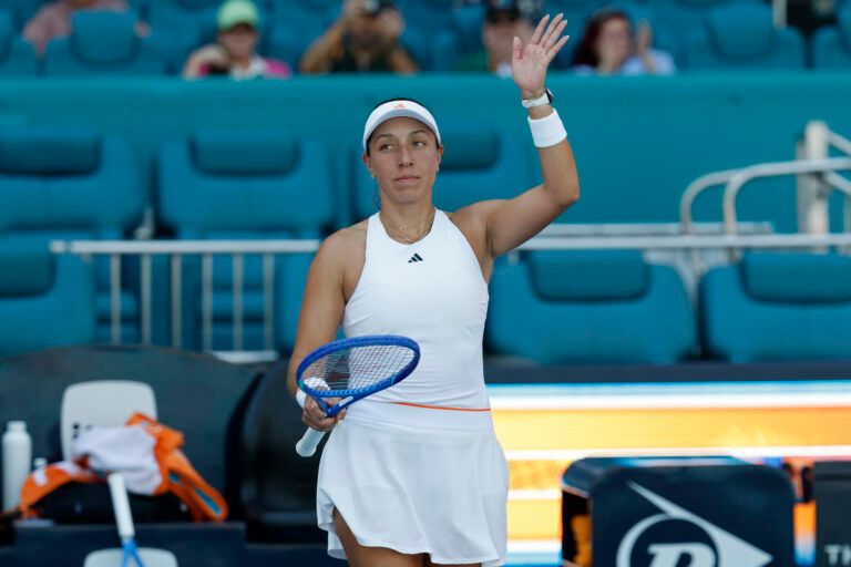 Jessica Pegula (USA) waves to the crowd after her match against Leylah Fernandez (CAN) (not pictured) on day six of the 2026 Miami Open at Hard Rock Stadium.
