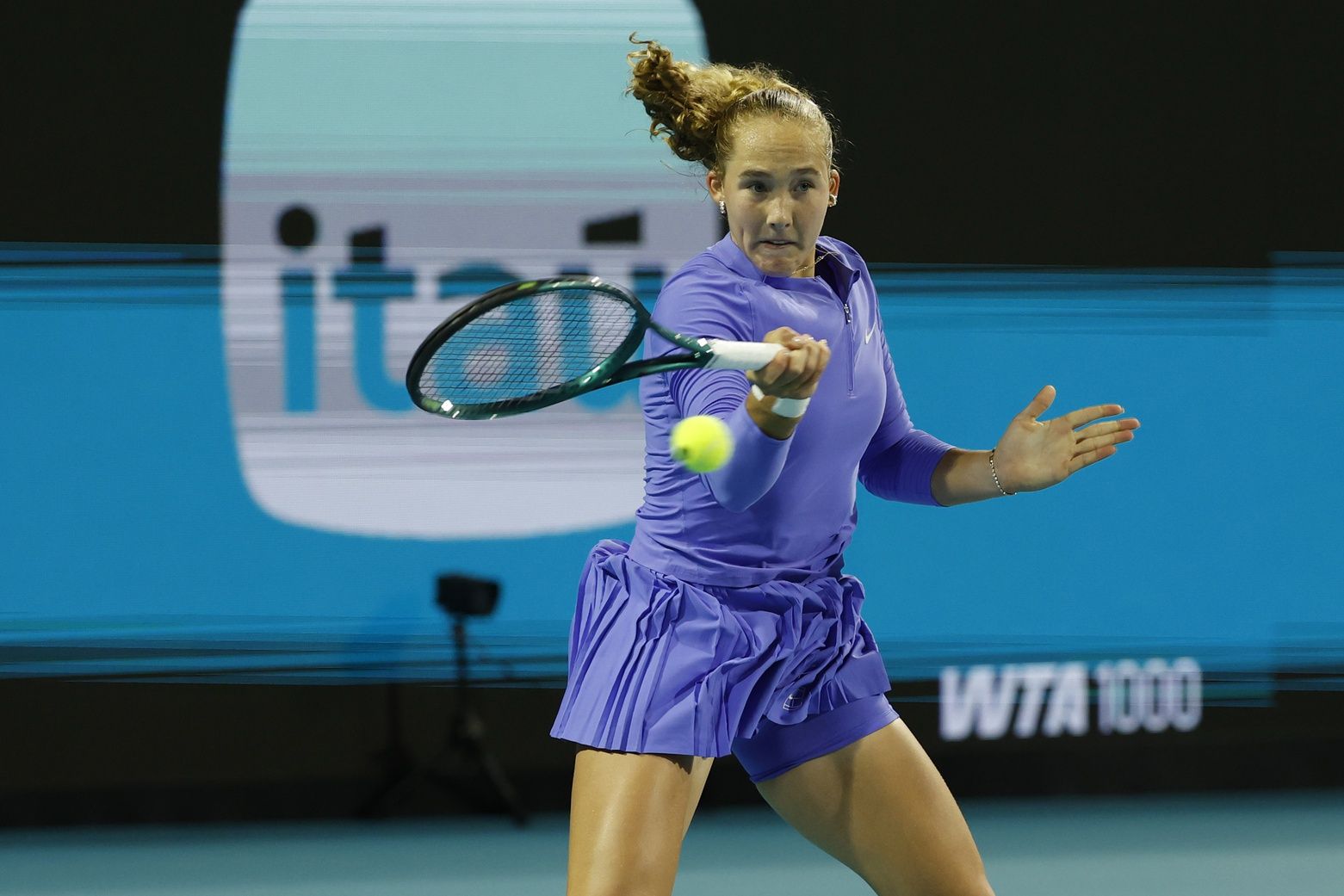 Mirra Andreeva hits a forehand against McCartney Kessler (USA) (not pictured) on day 3 of the 2026 Miami Open at Hard Rock Stadium.