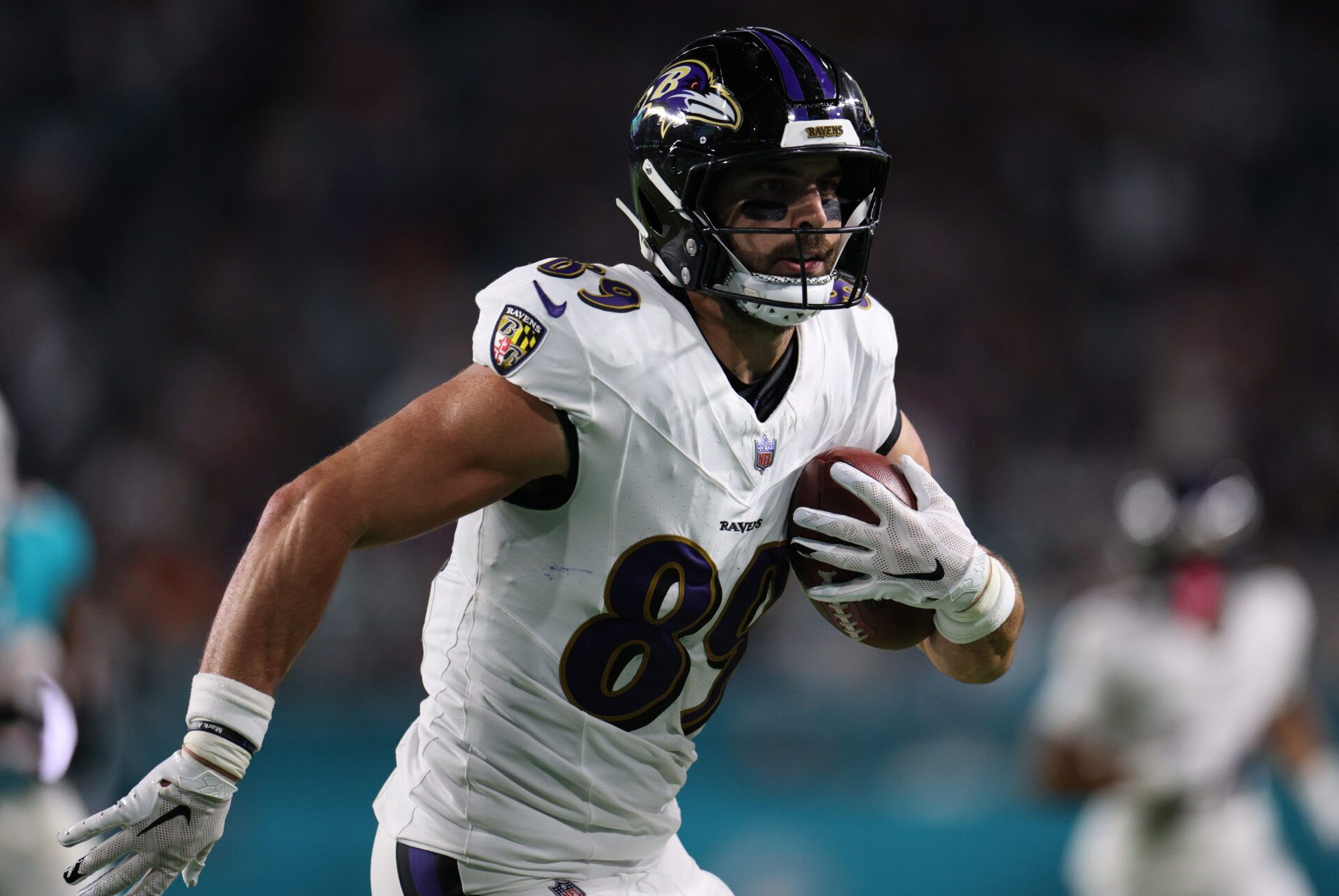Baltimore Ravens tight end Mark Andrews (89) runs into the end zone for a touchdown during the second quarter against the Miami Dolphins at Hard Rock Stadium.