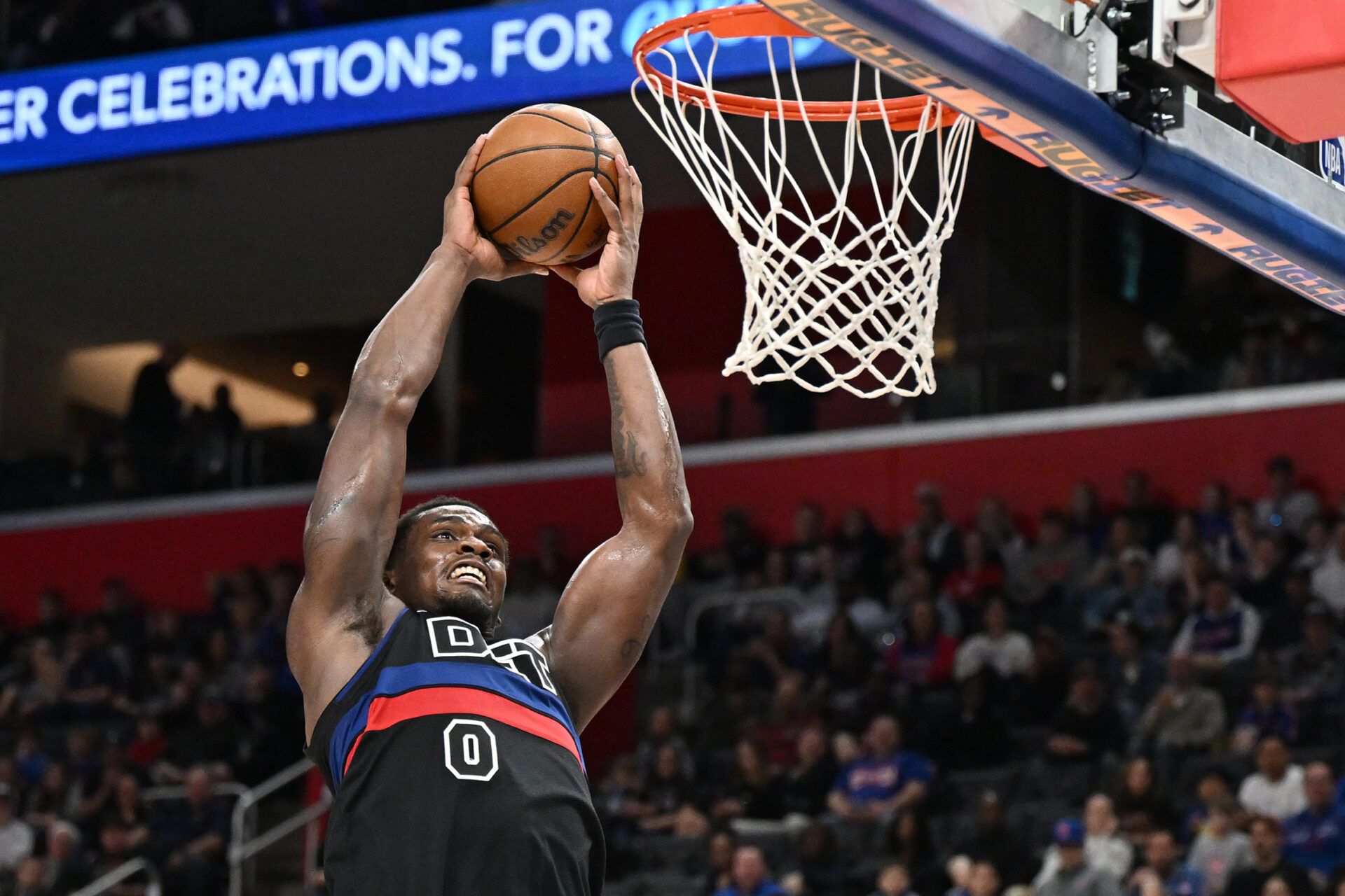 Detroit Pistons center Jalen Duren (0) dunks the ball against the Golden State Warriors in the first half at Little Caesars Arena.