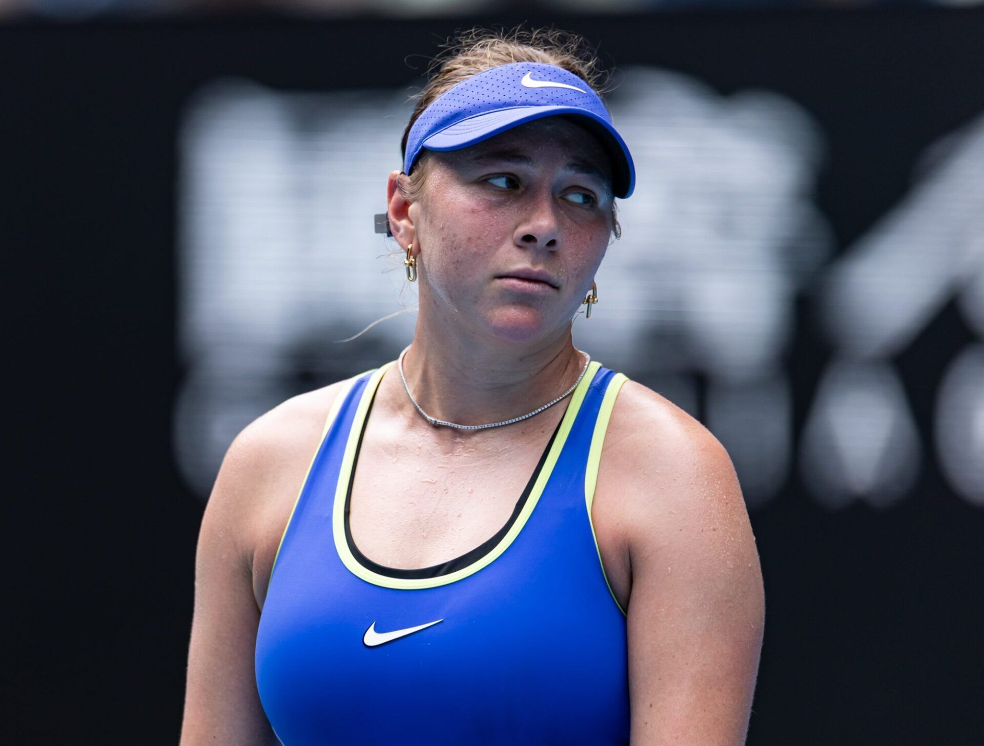 Anisimova Withdraws from Charleston Open Citing Injury and Coaching Change