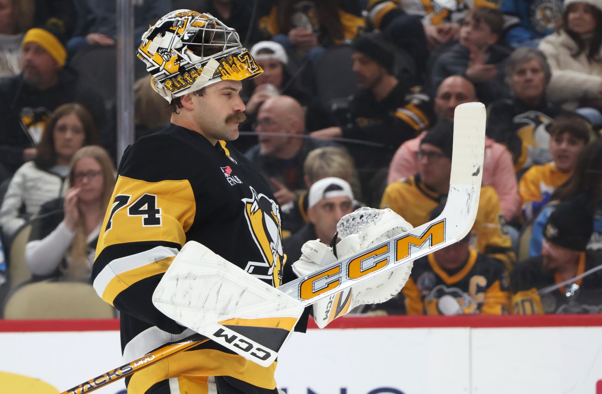 Pittsburgh Penguins goaltender Stuart Skinner (74) at PPG Paints Arena.