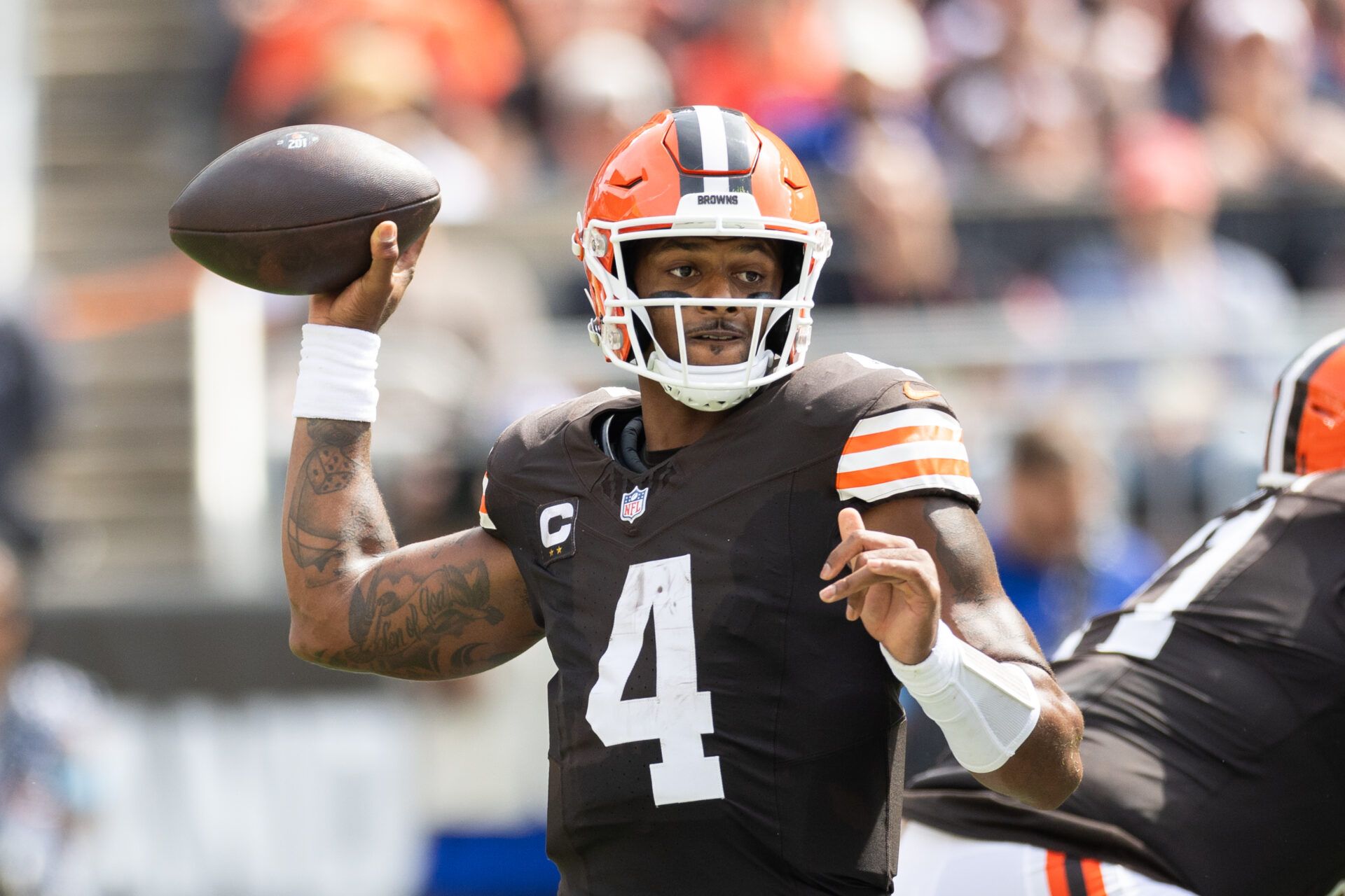 Cleveland Browns quarterback Deshaun Watson (4) throws the ball against the New York Giants during the second quarter at Huntington Bank Field.