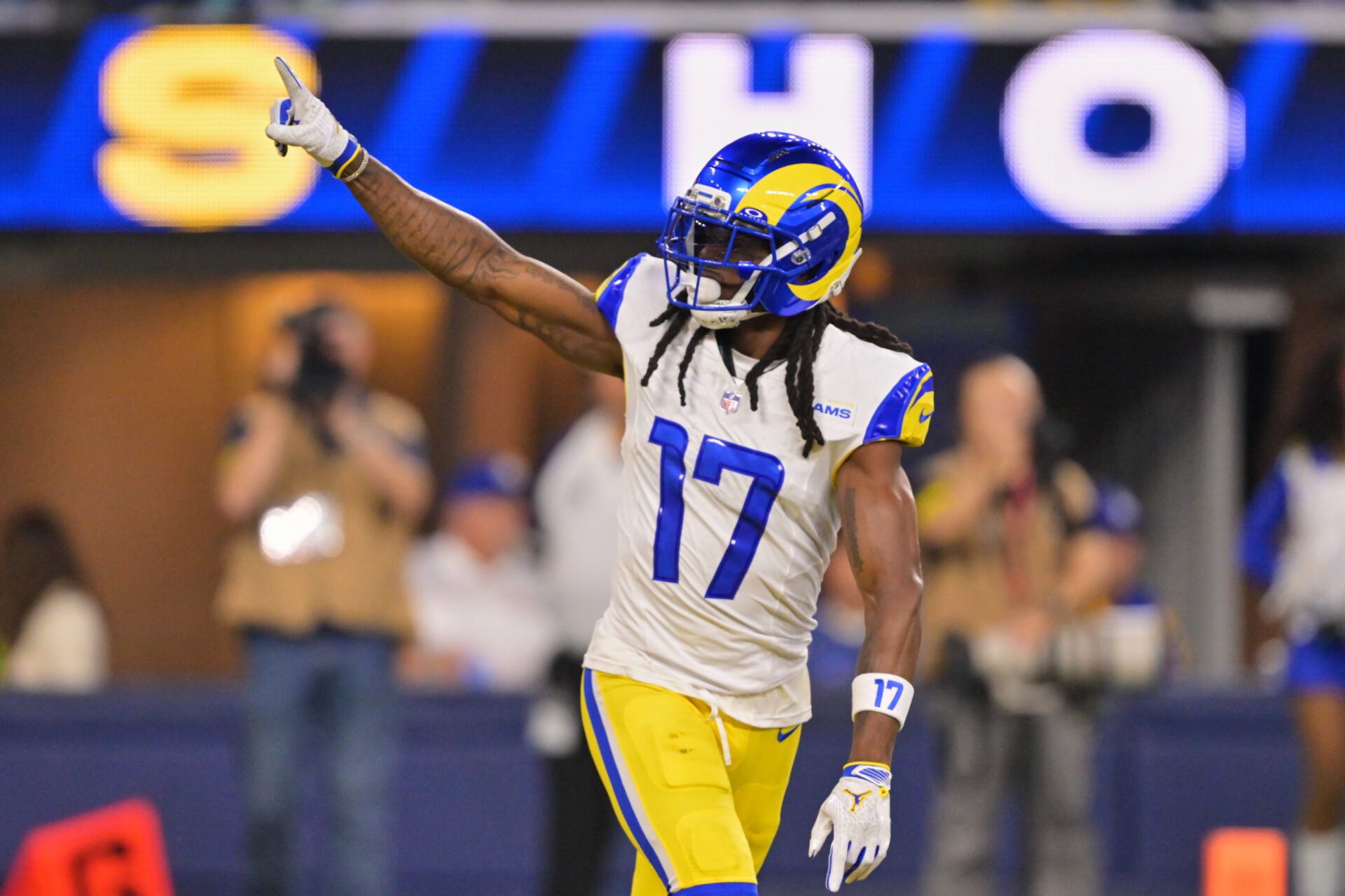 Los Angeles Rams wide receiver Davante Adams (17) acknowledges the crowd after scoring a touchdown against the Tampa Bay Buccaneers during the second quarter