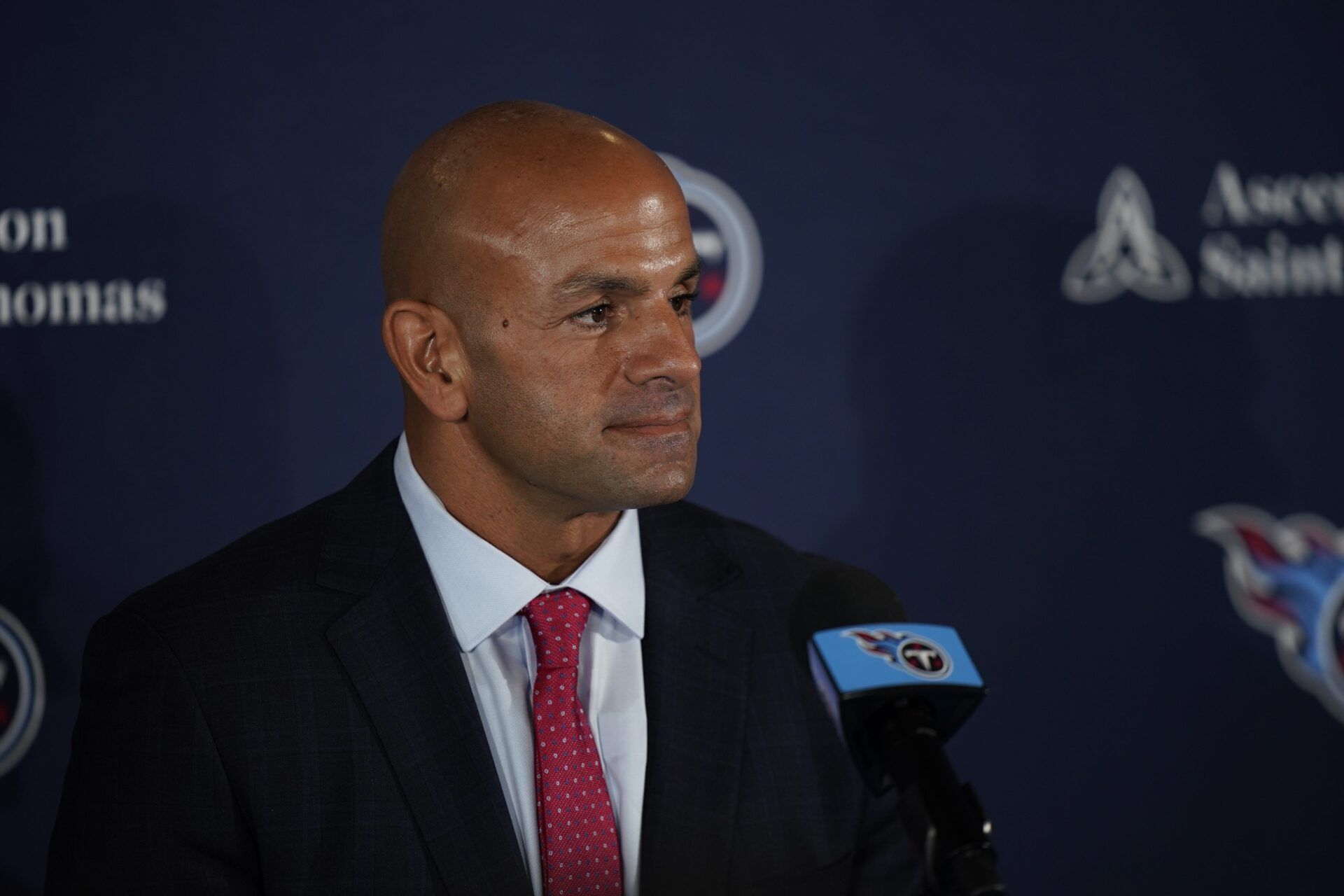 New Tennessee Titans coach Robert Saleh 
© DENNY SIMMONS / THE TENNESSEAN / USA TODAY NETWORK via Imagn Images