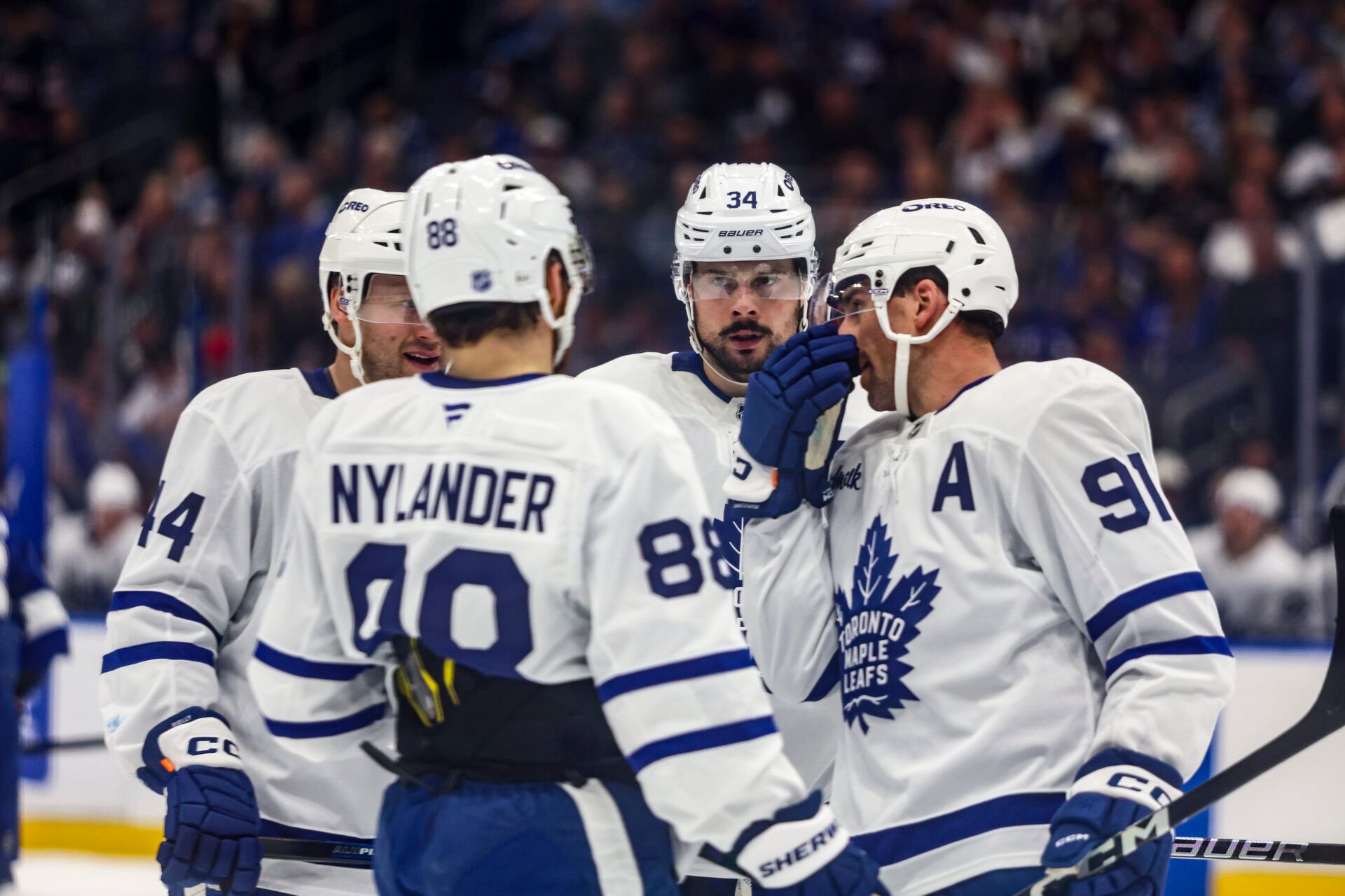 Insider Fears 40% Chance Matthews, Nylander Exit Toronto Maple Leafs Amidst Tough Season